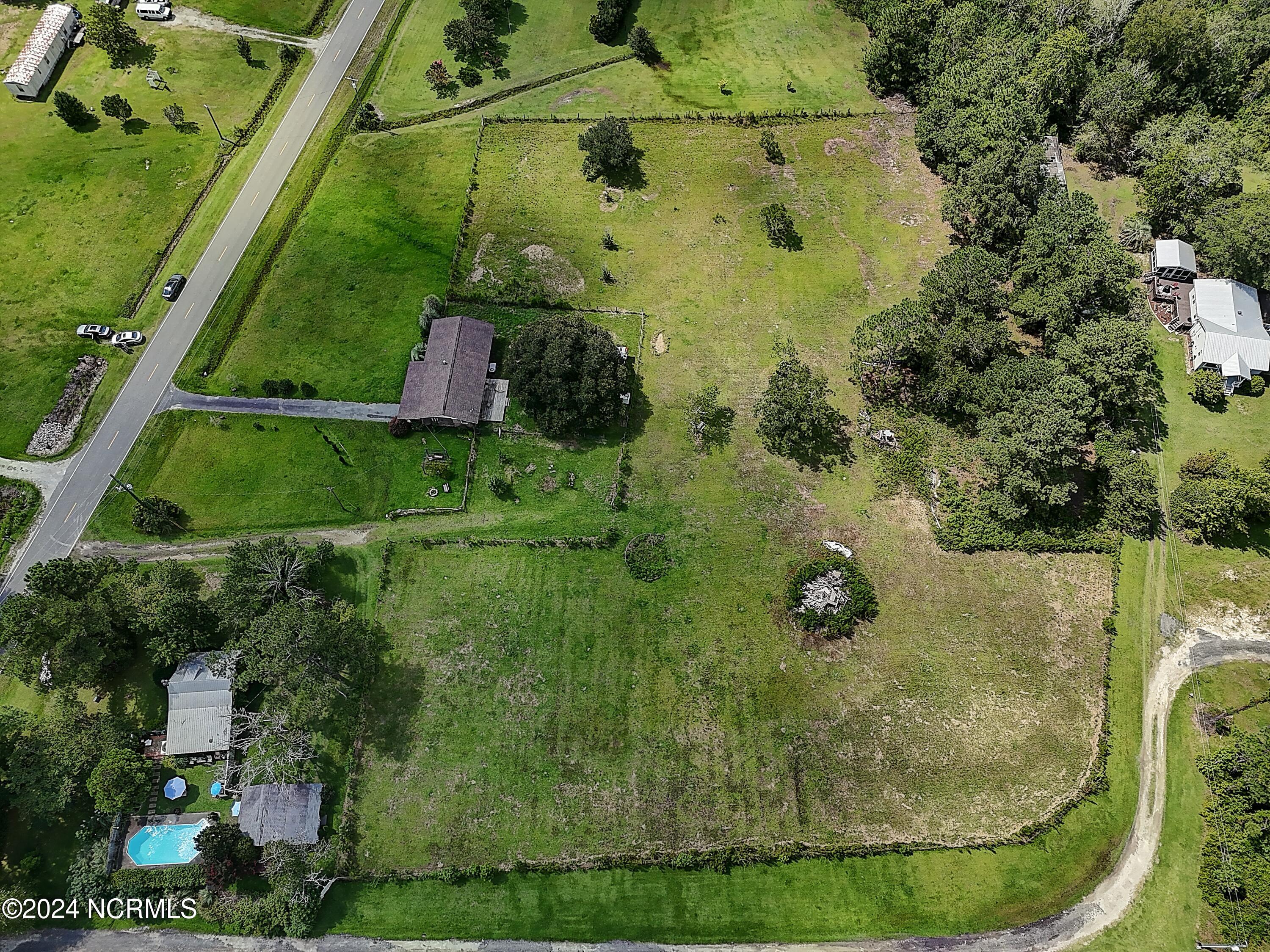 1208 Green Lewis Road SE