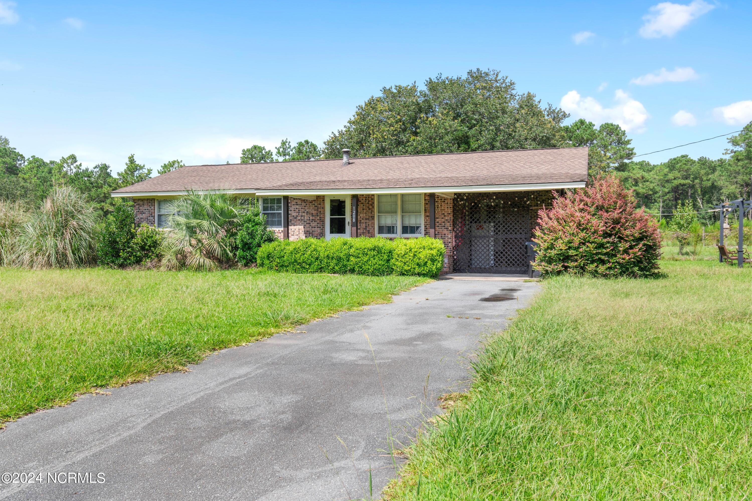 1208 Green Lewis Road SE