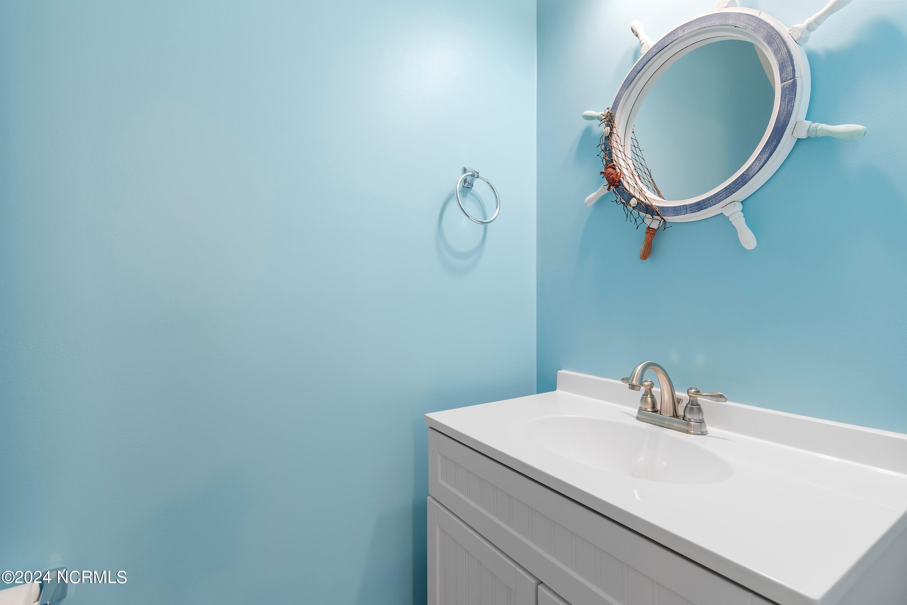 225 Fort Charles Drive NW