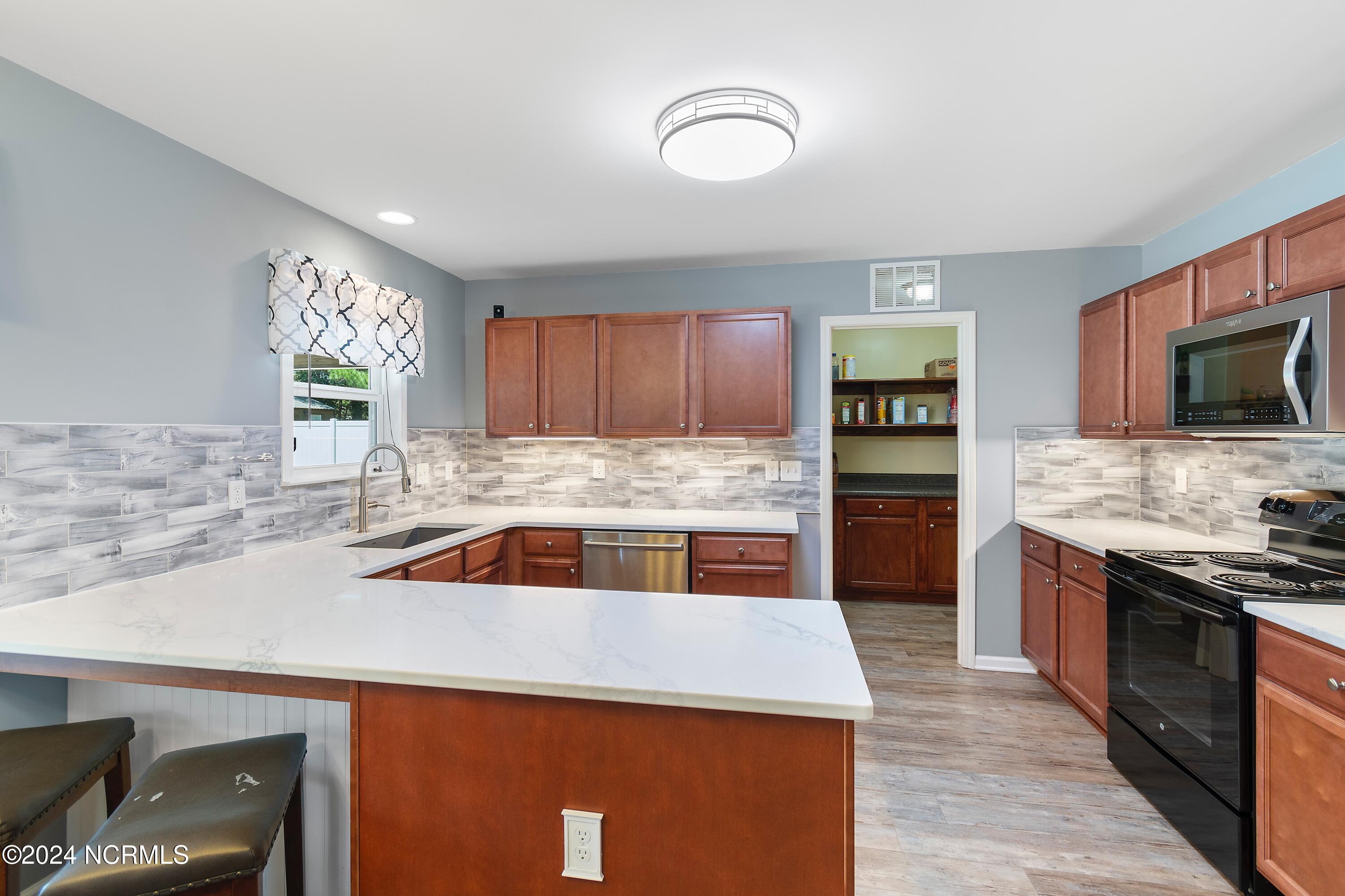 225 Fort Charles Drive NW