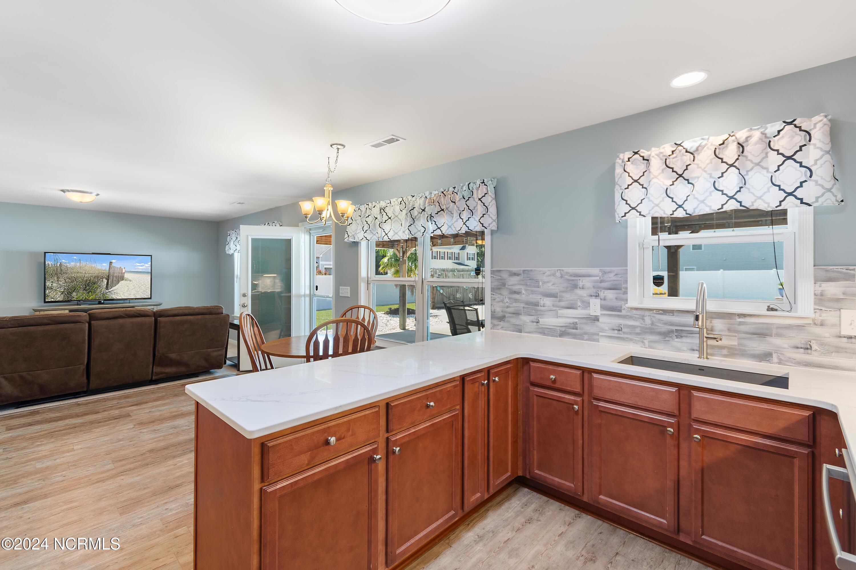 225 Fort Charles Drive NW