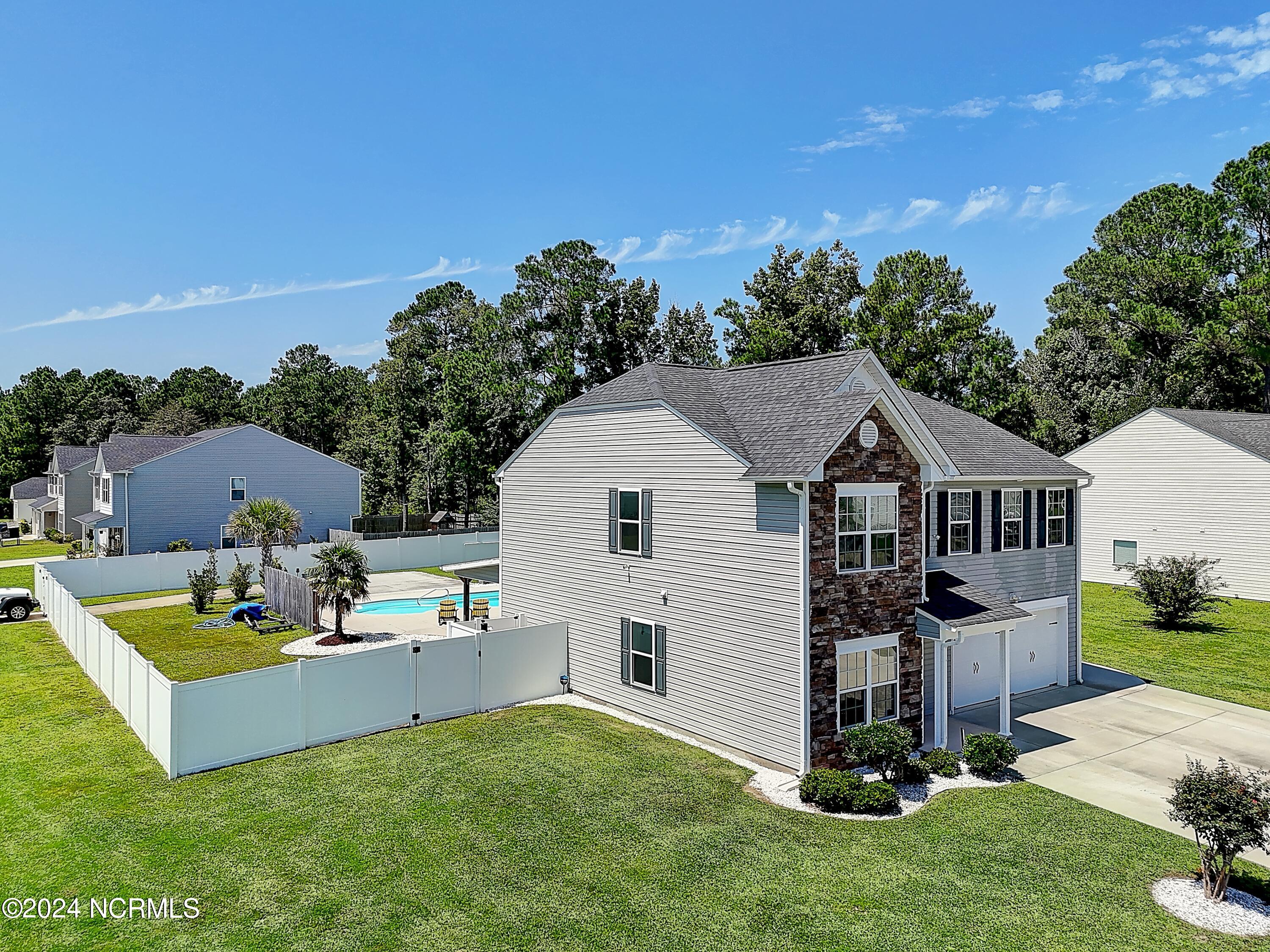 225 Fort Charles Drive NW