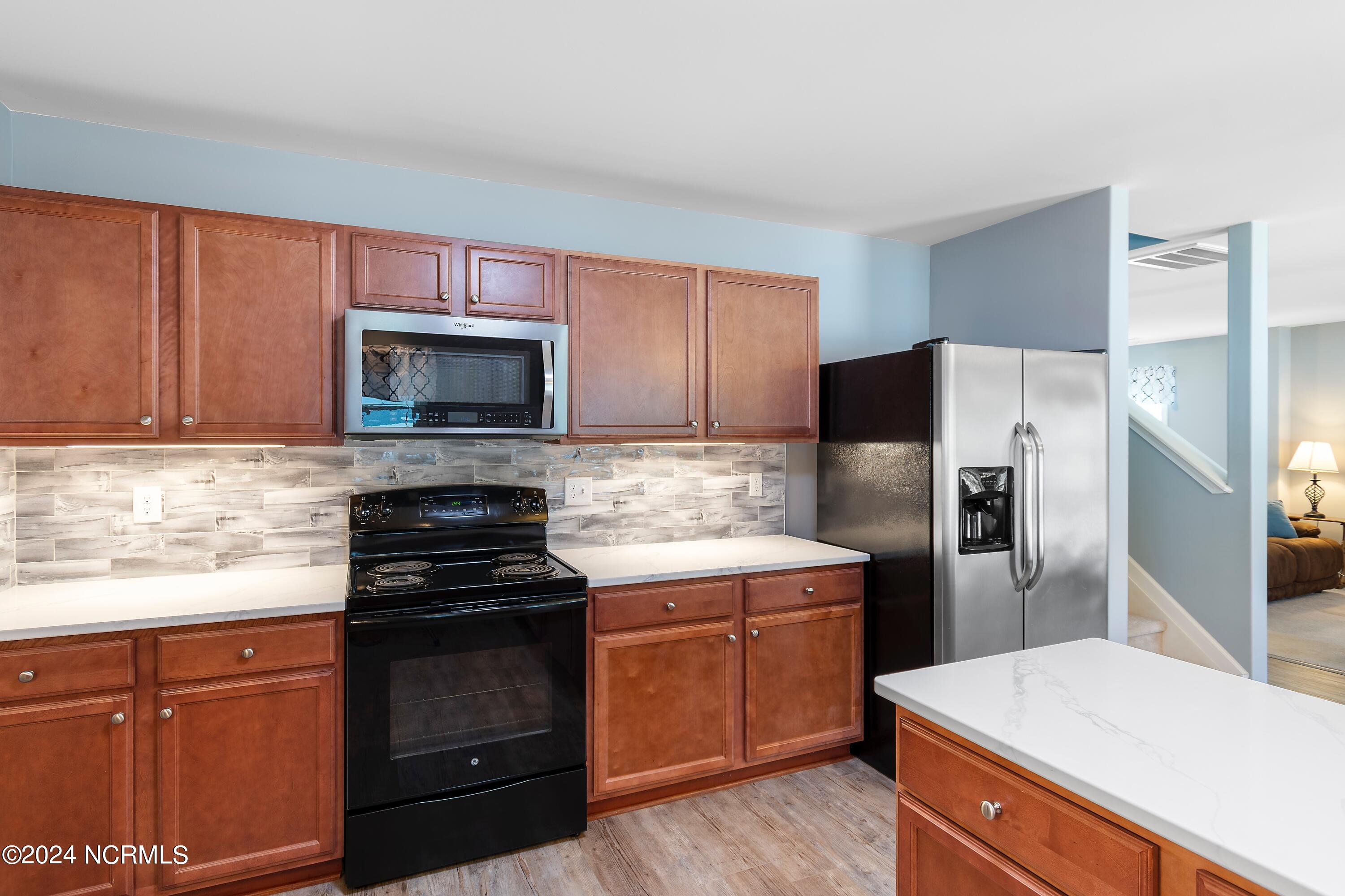 225 Fort Charles Drive NW