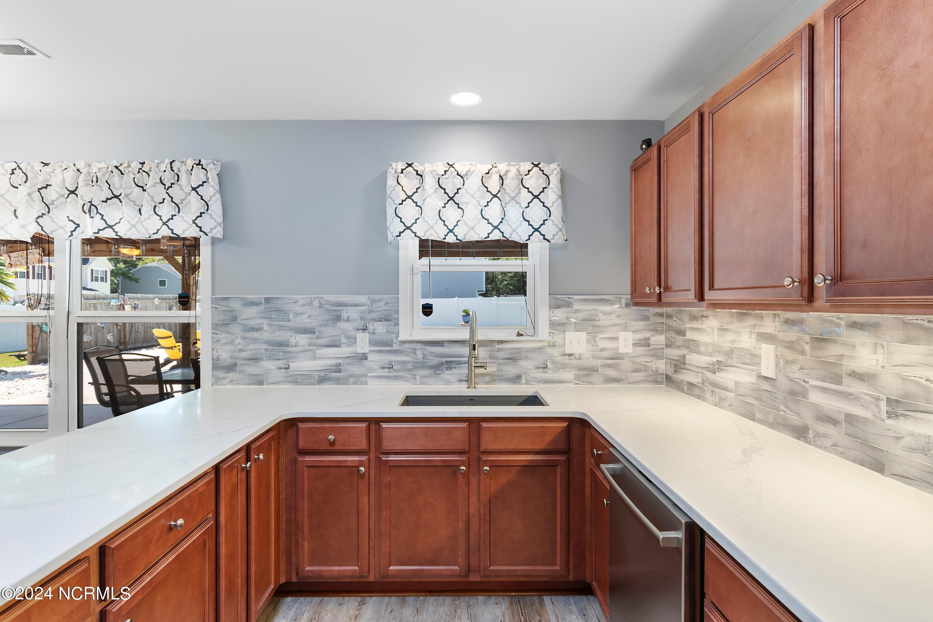 225 Fort Charles Drive NW