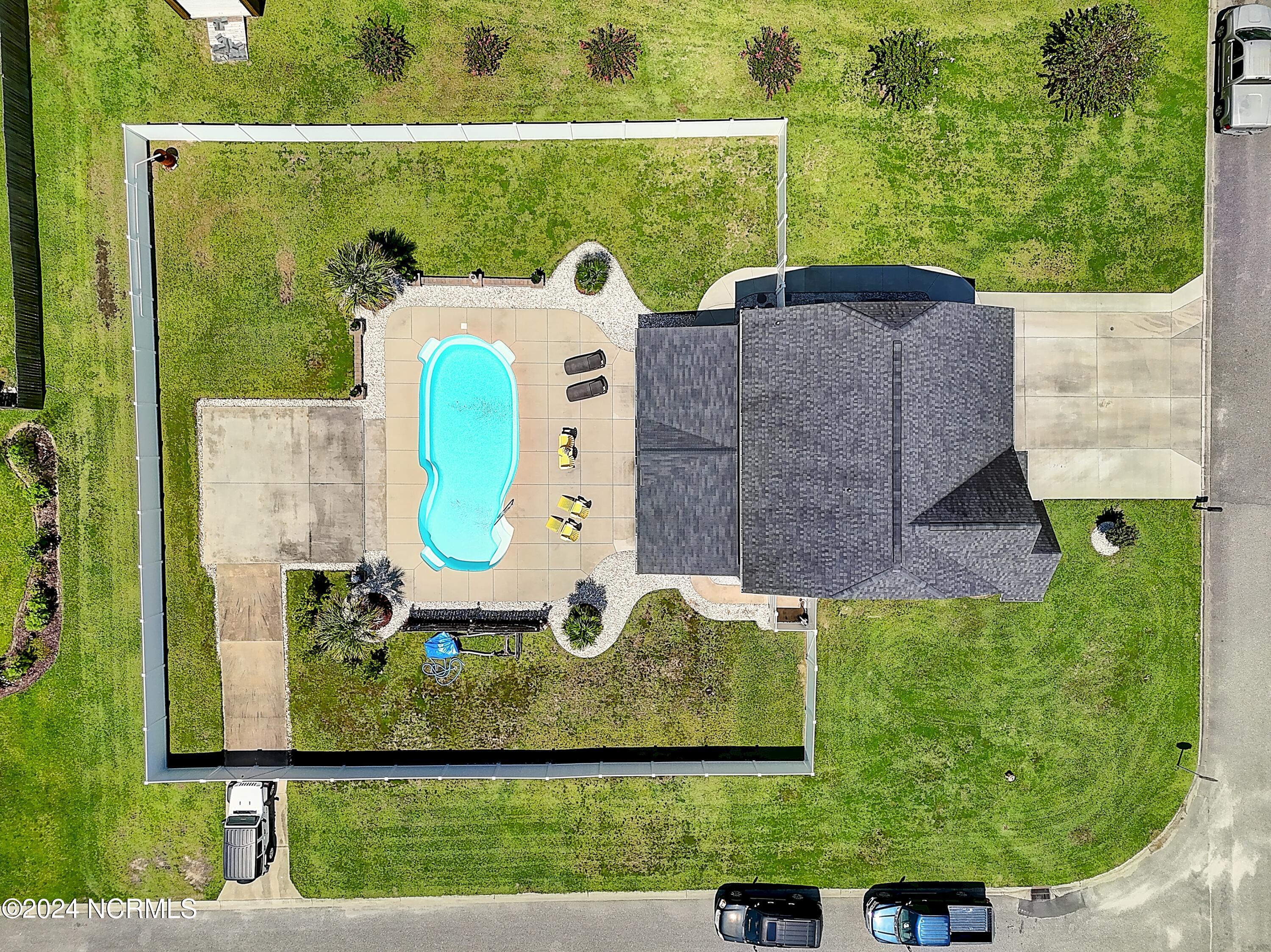 225 Fort Charles Drive NW