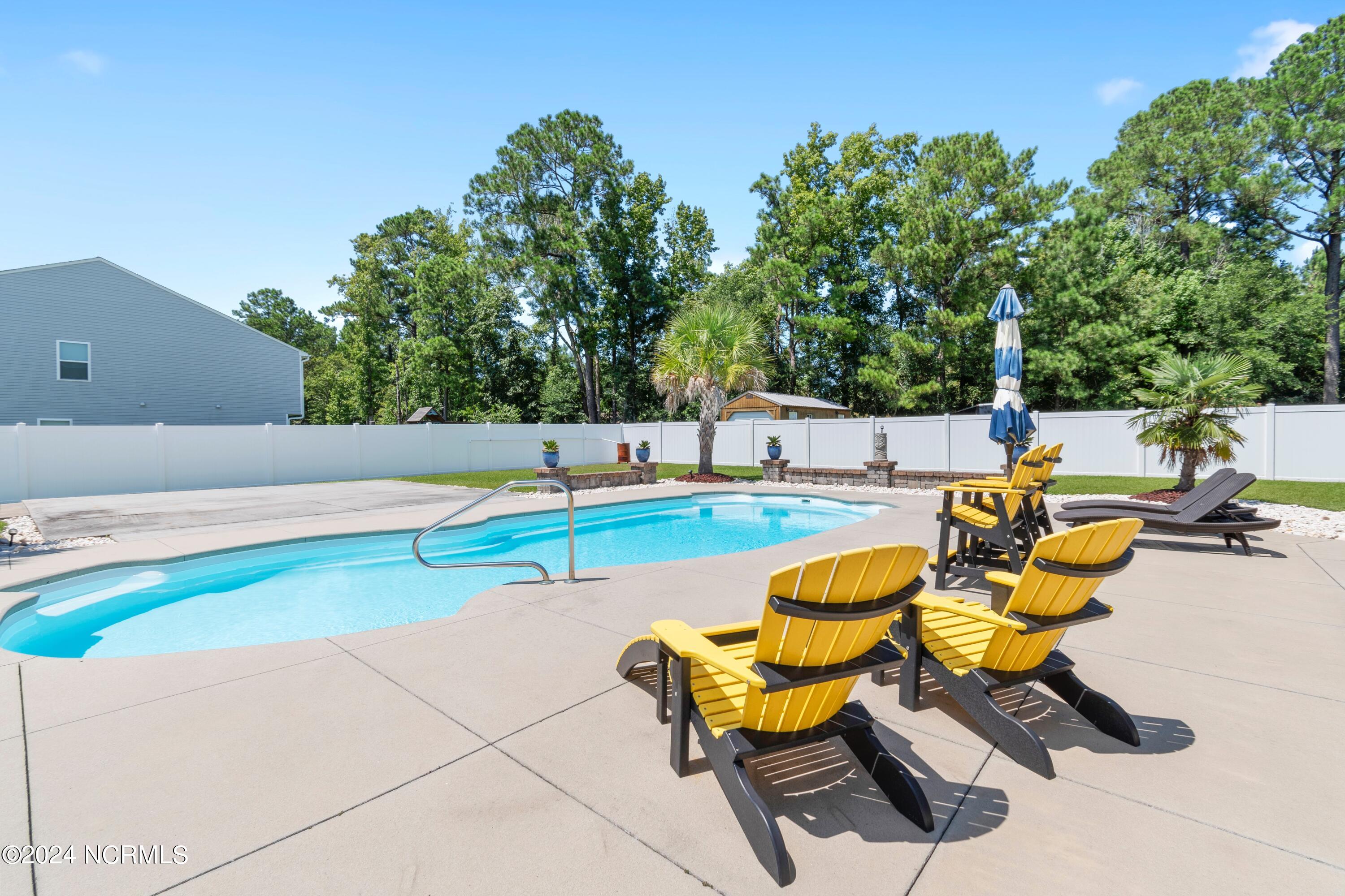 225 Fort Charles Drive NW