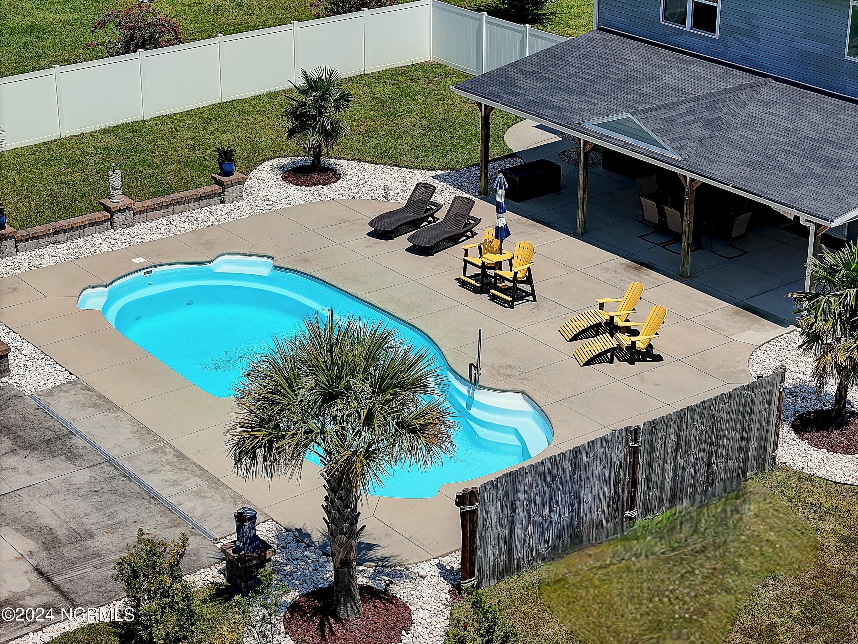 225 Fort Charles Drive NW