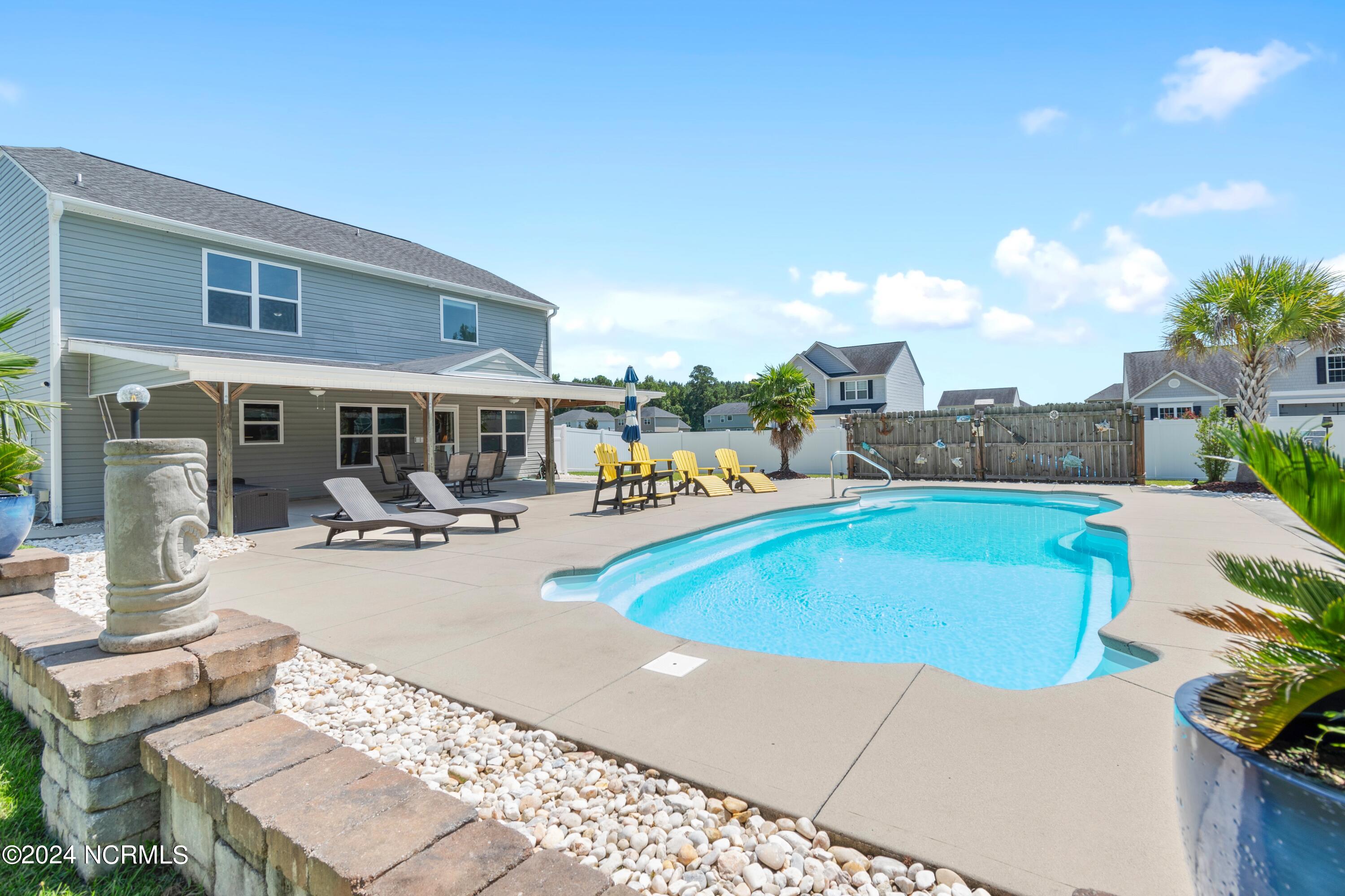 225 Fort Charles Drive NW