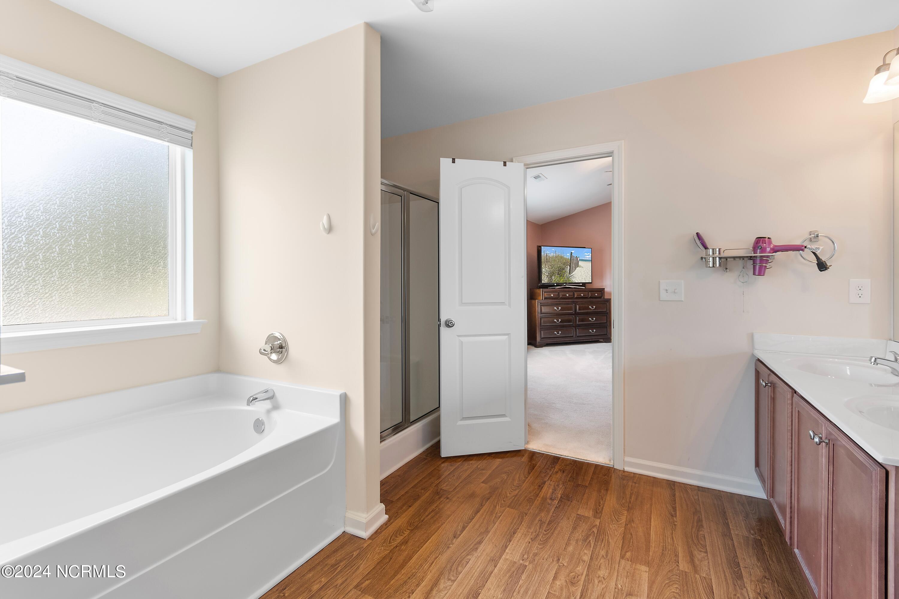 225 Fort Charles Drive NW