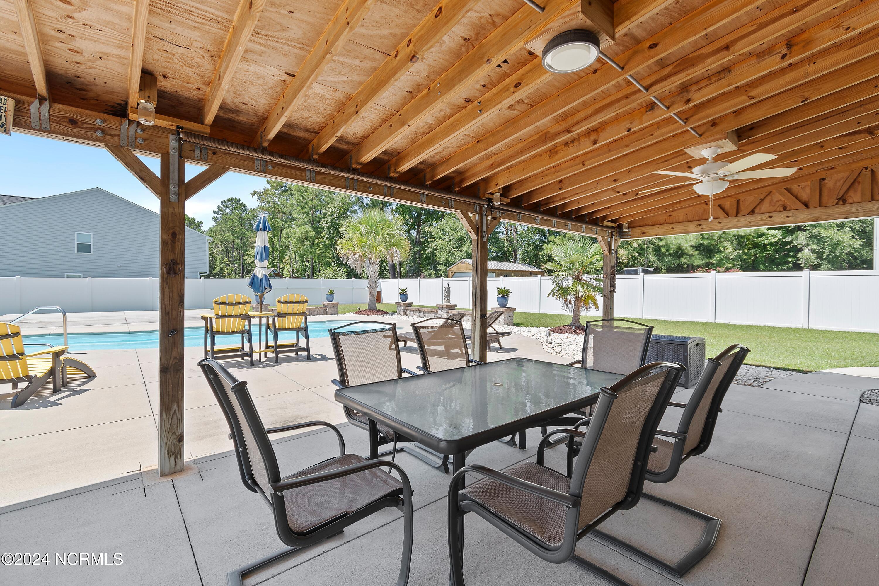 225 Fort Charles Drive NW