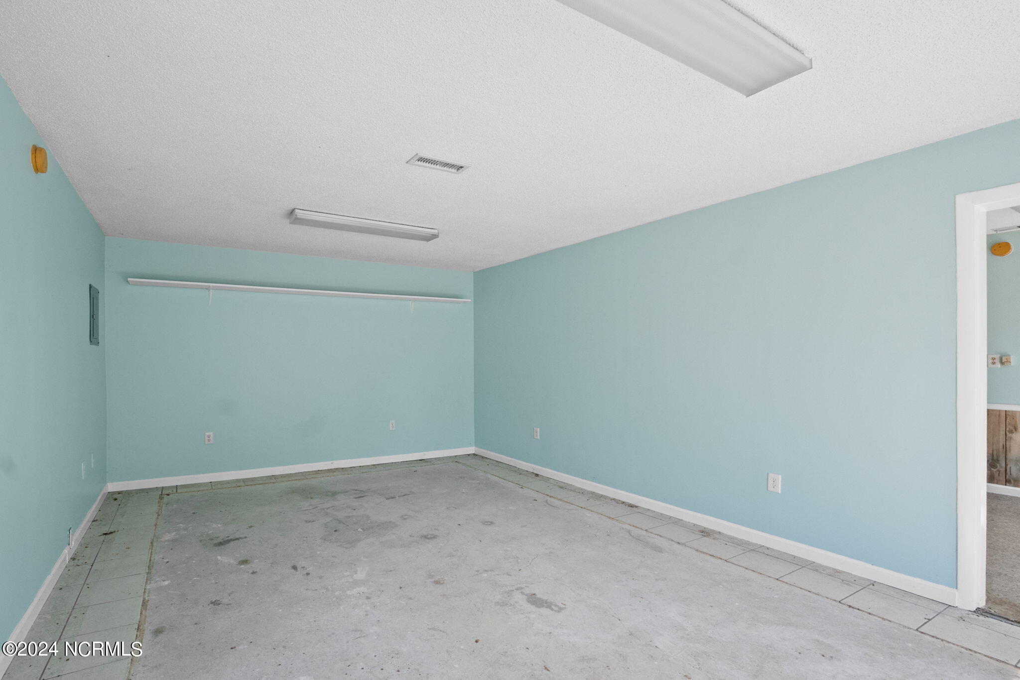 4593 Long Beach Road SE