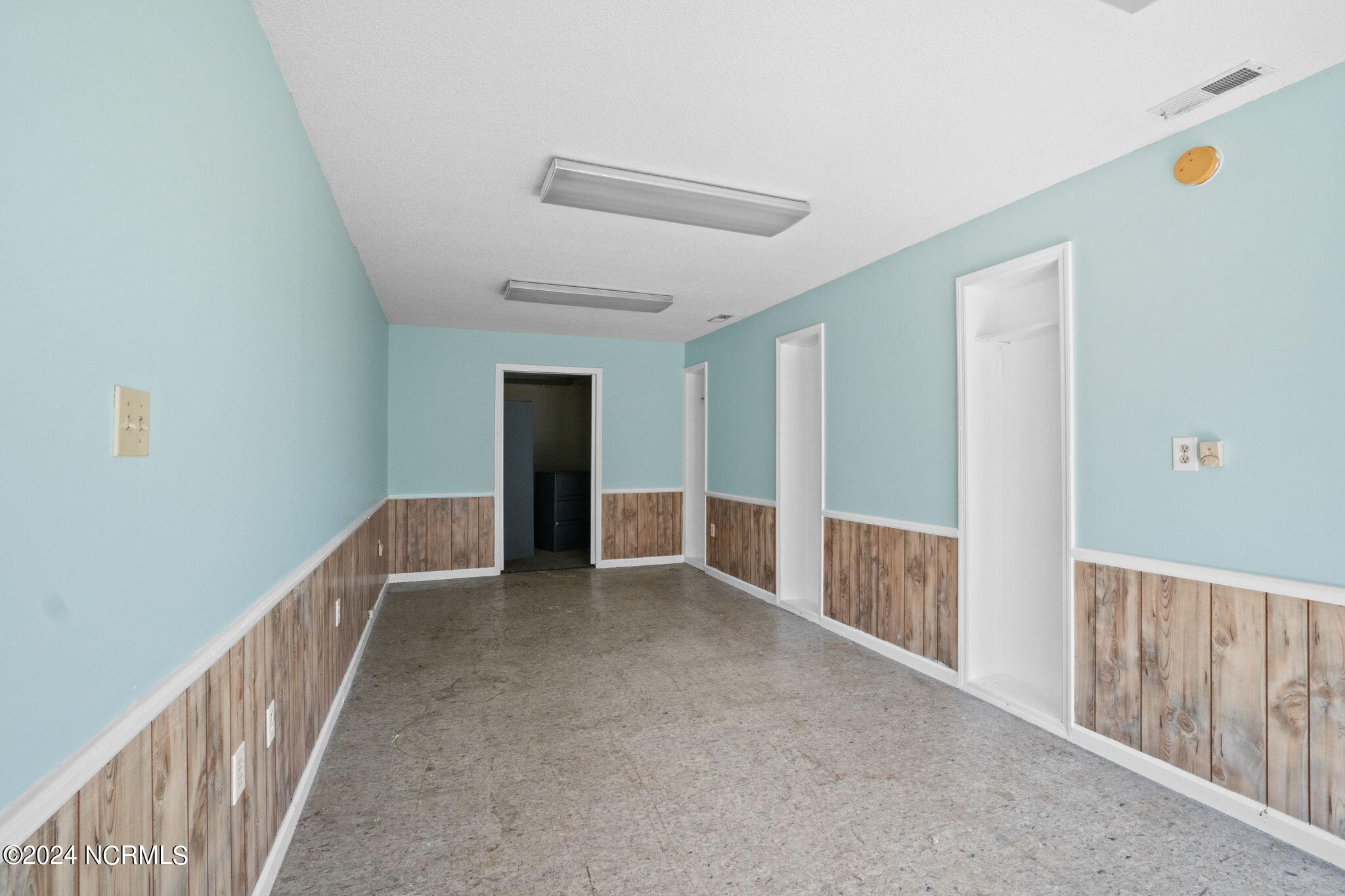 4593 Long Beach Road SE