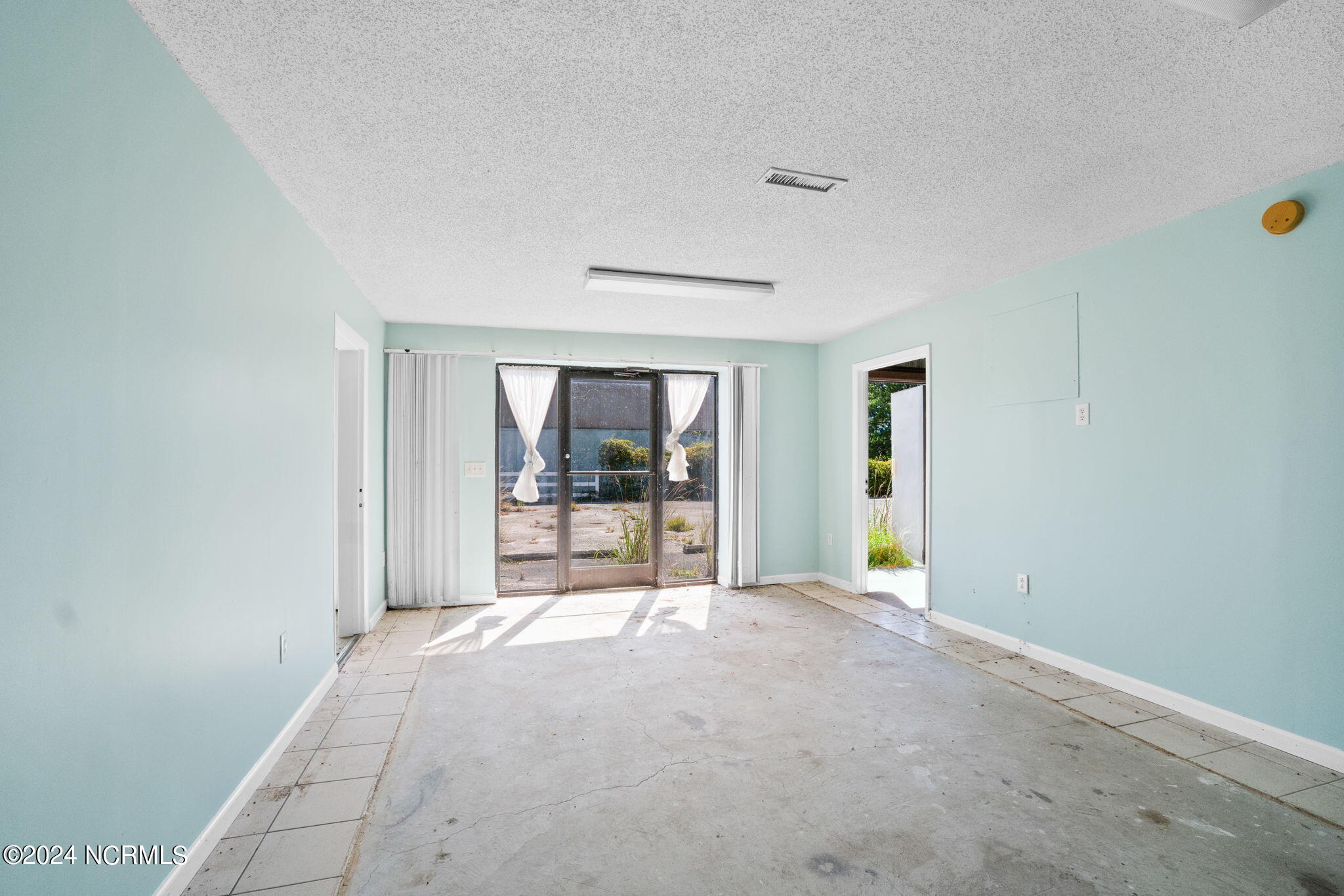 4593 Long Beach Road SE