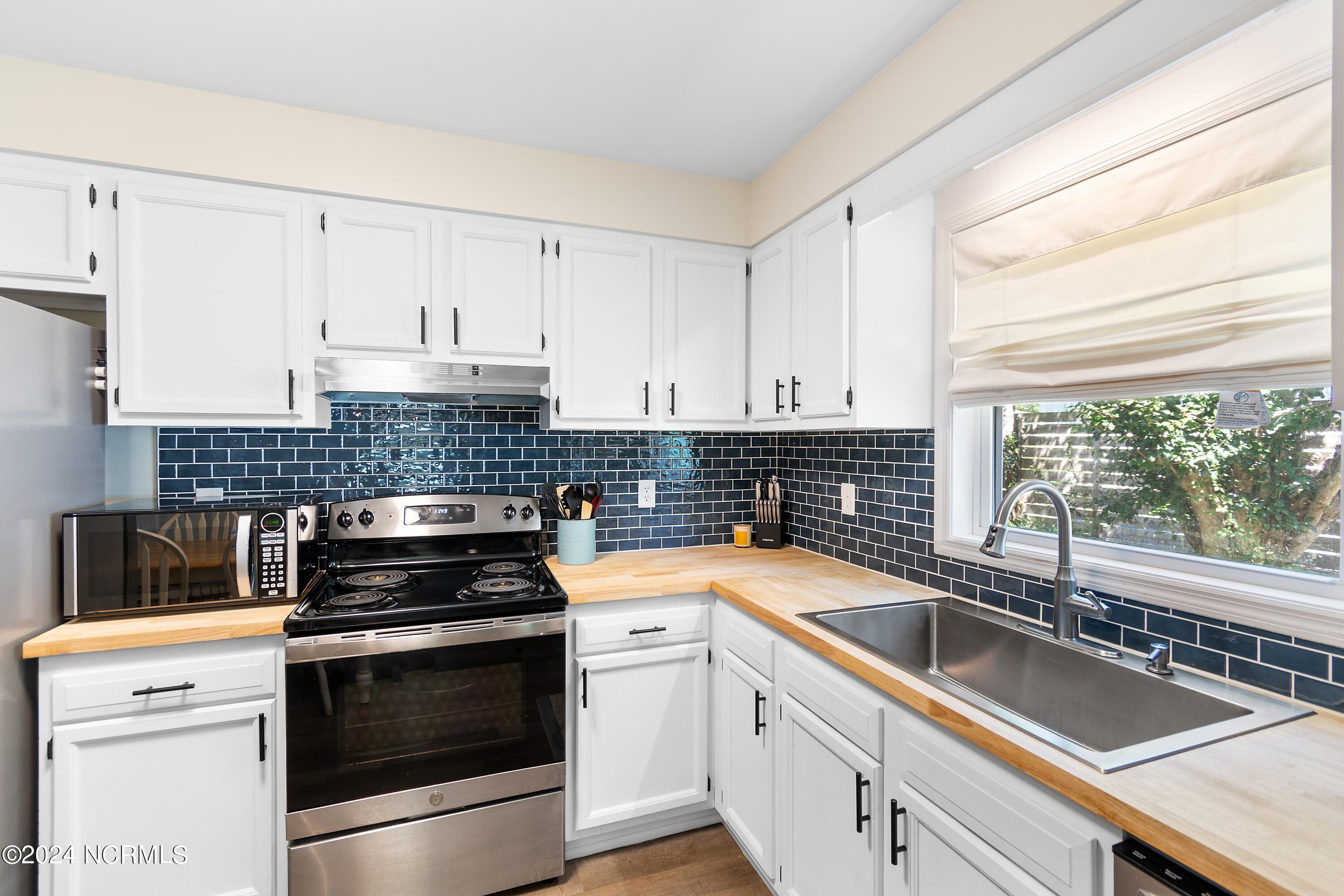159 NW 3rd Street