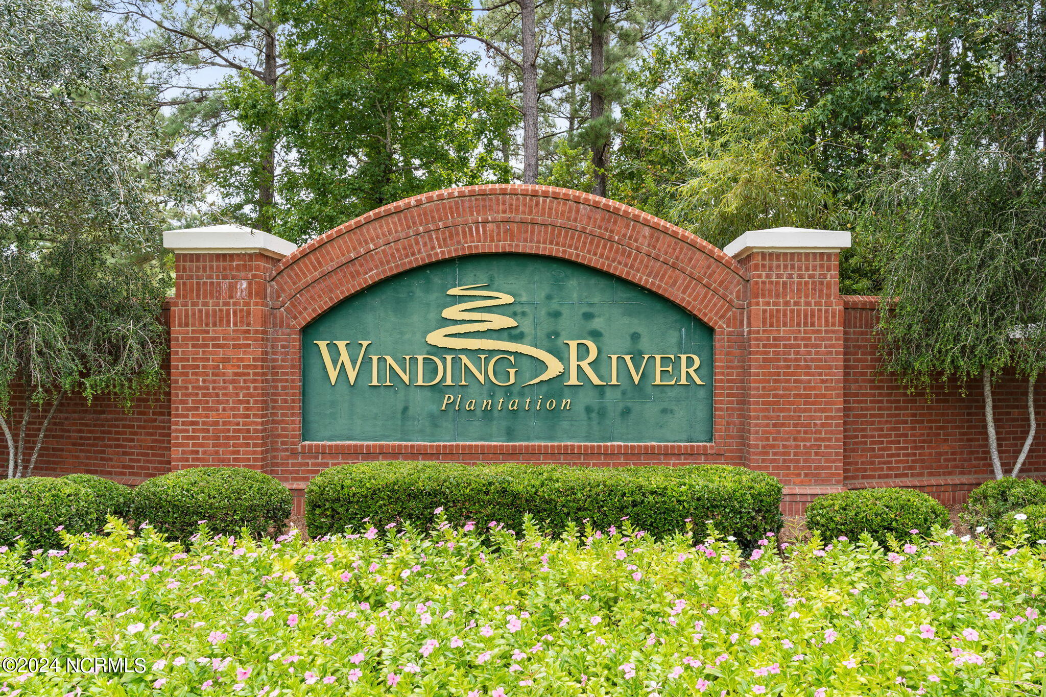 469 Deep Water Drive SE