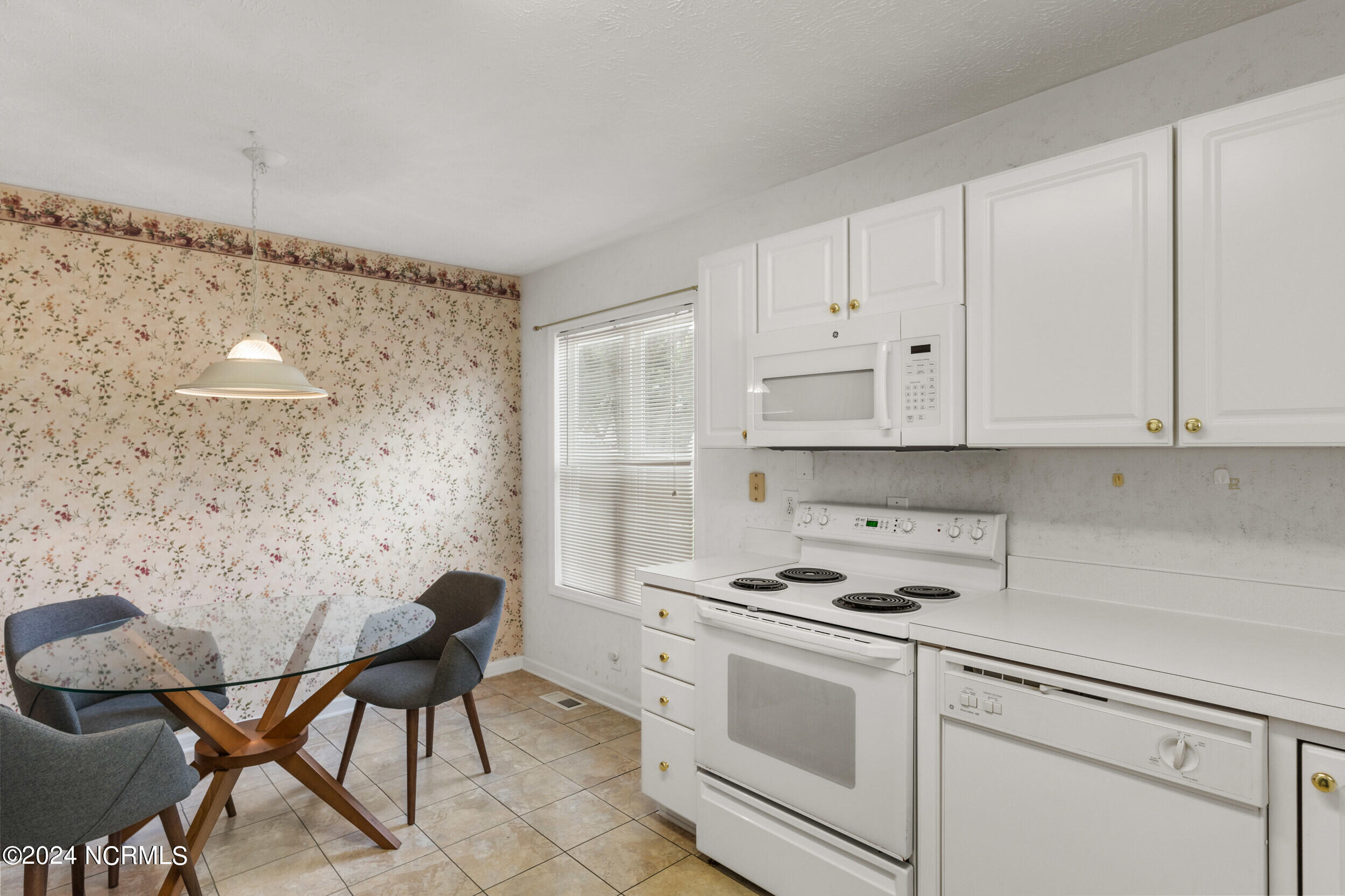 1584 Crown Stream Drive SW