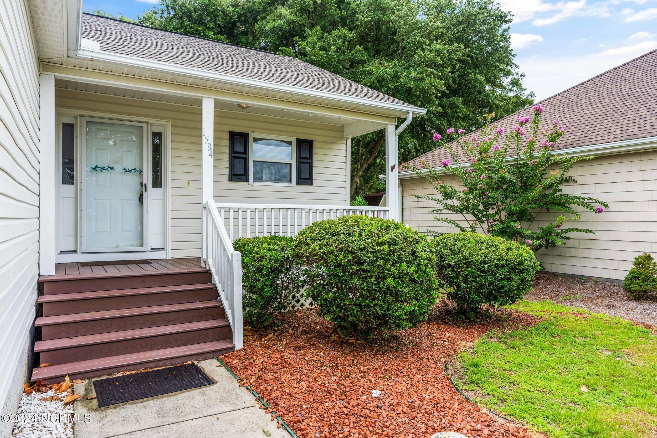 1584 Crown Stream Drive SW