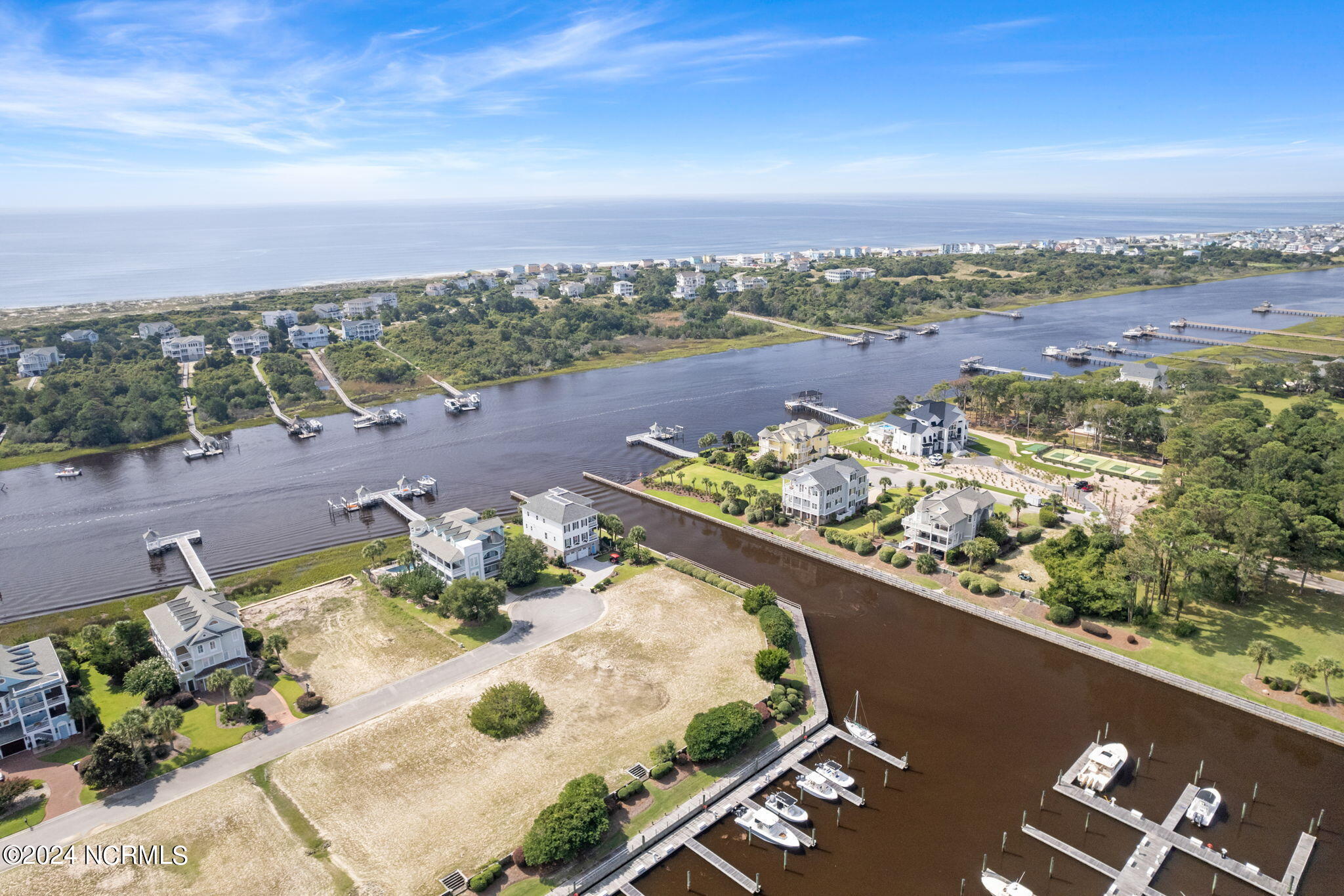 698 353 Augustine Avenue SW