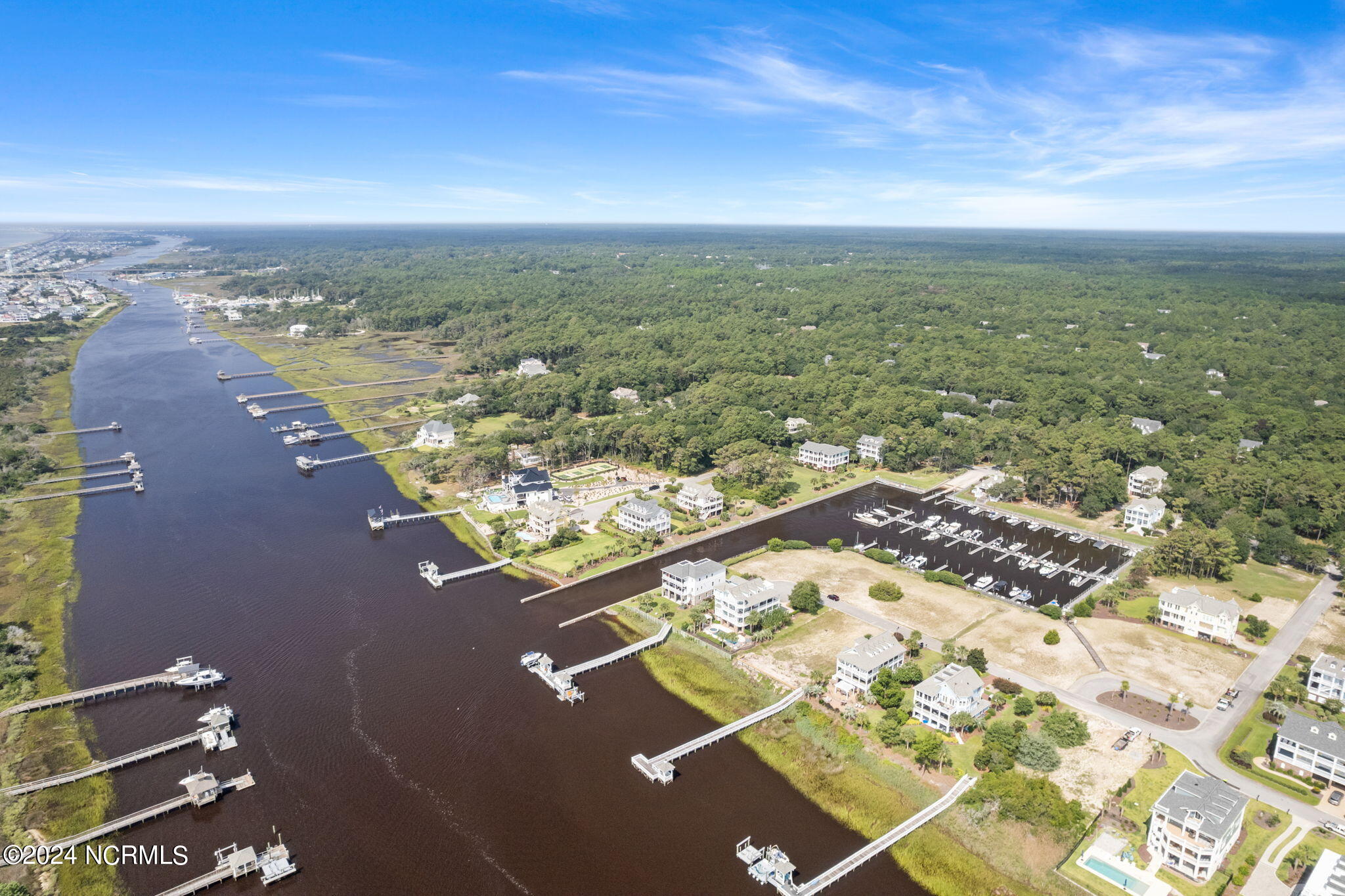 698 353 Augustine Avenue SW