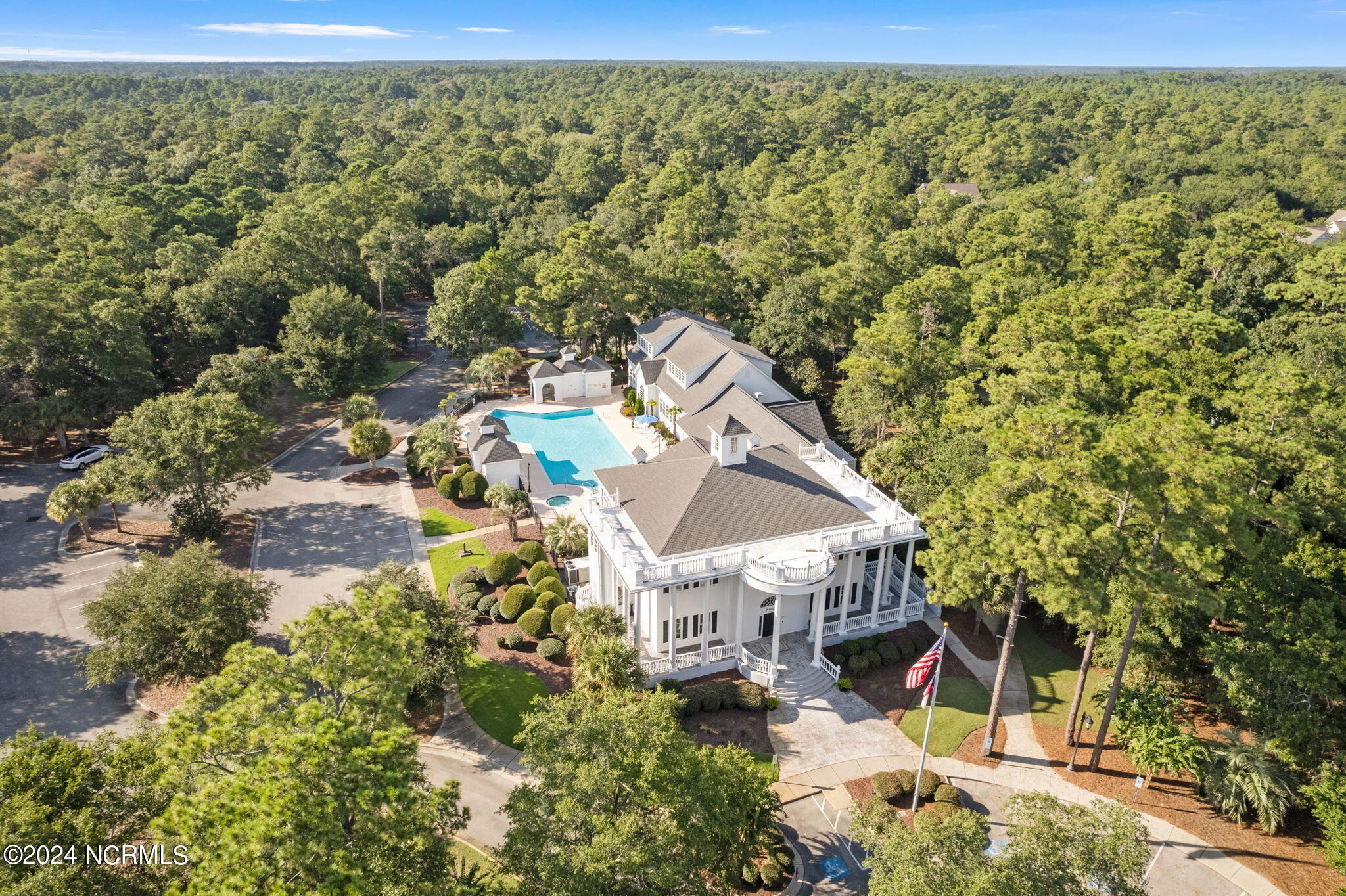 698 353 Augustine Avenue SW