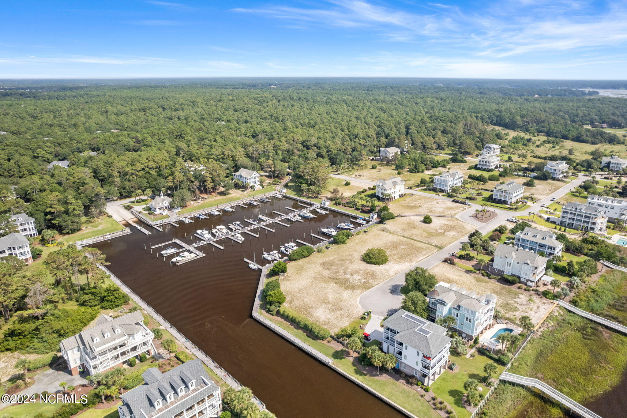 698 353 Augustine Avenue SW