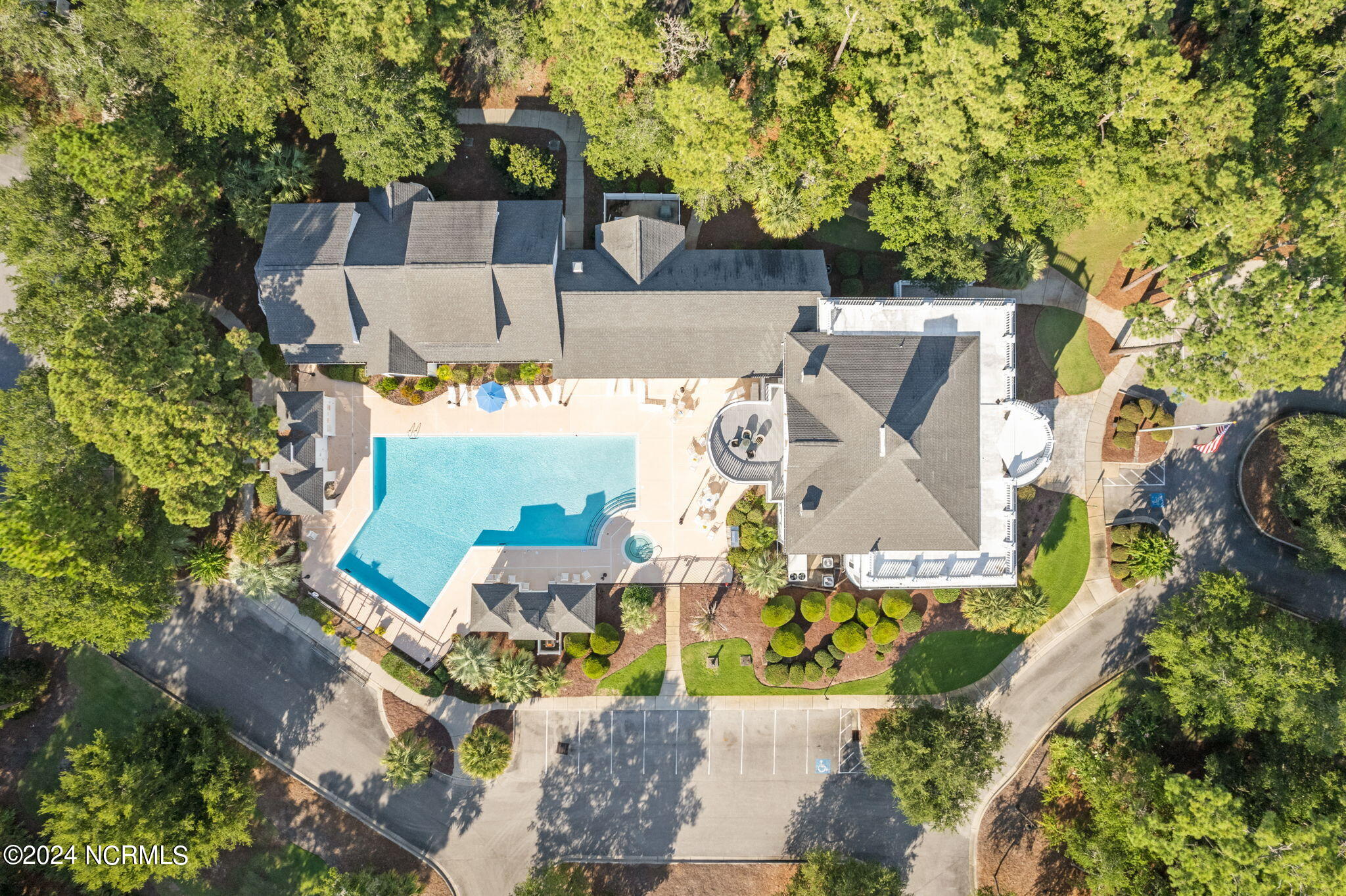 698 353 Augustine Avenue SW