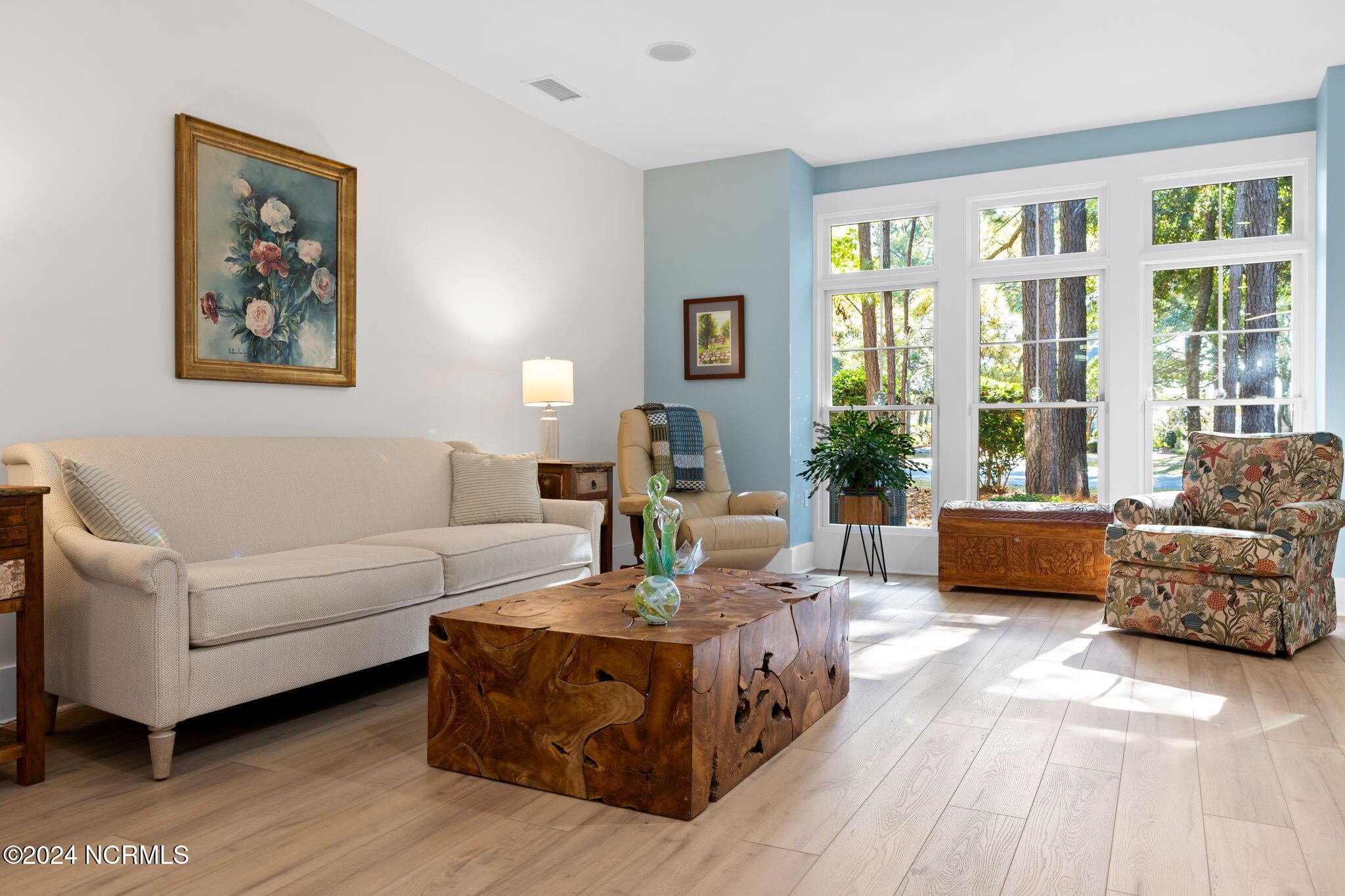 2537 St James Drive, Unit 702