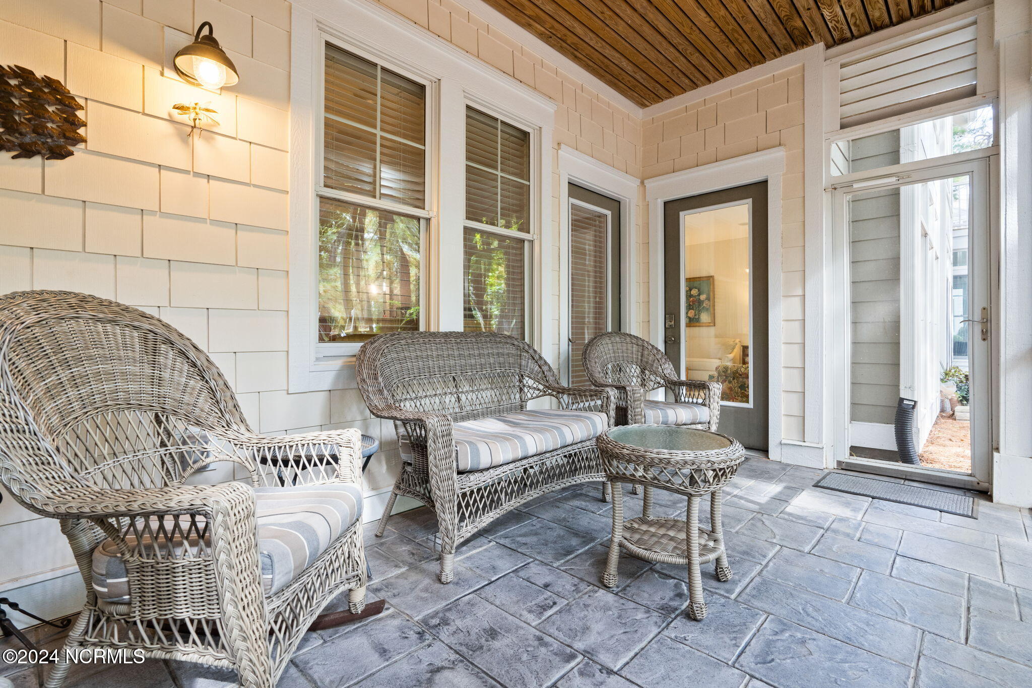 2537 St James Drive, Unit 702