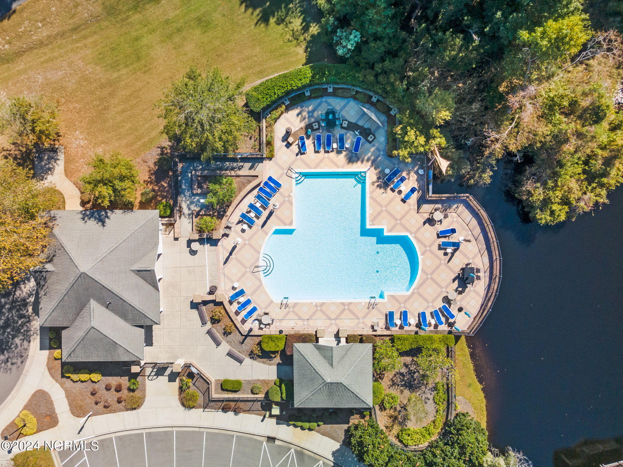 2537 St James Drive, Unit 702