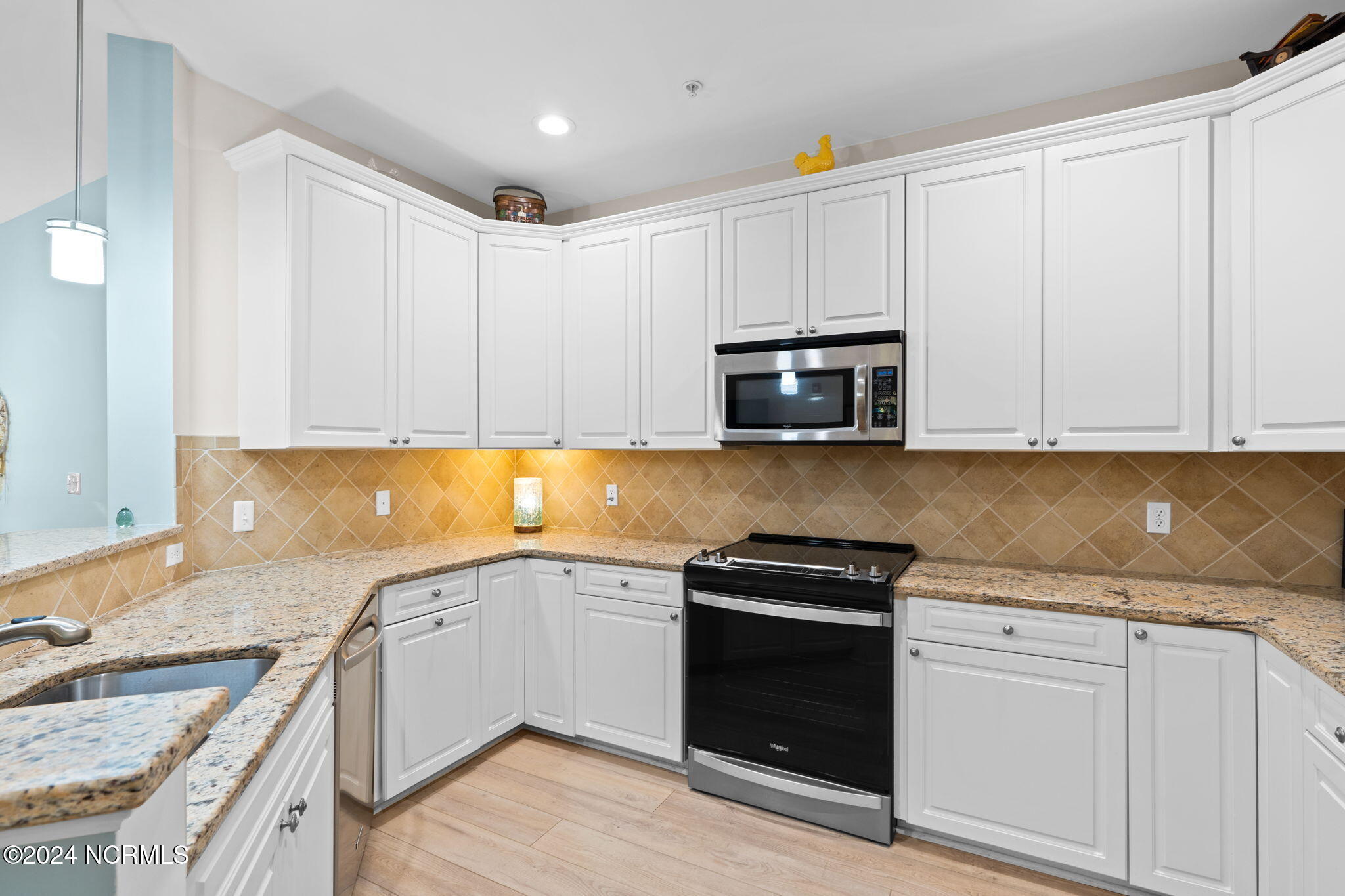 2537 St James Drive, Unit 702