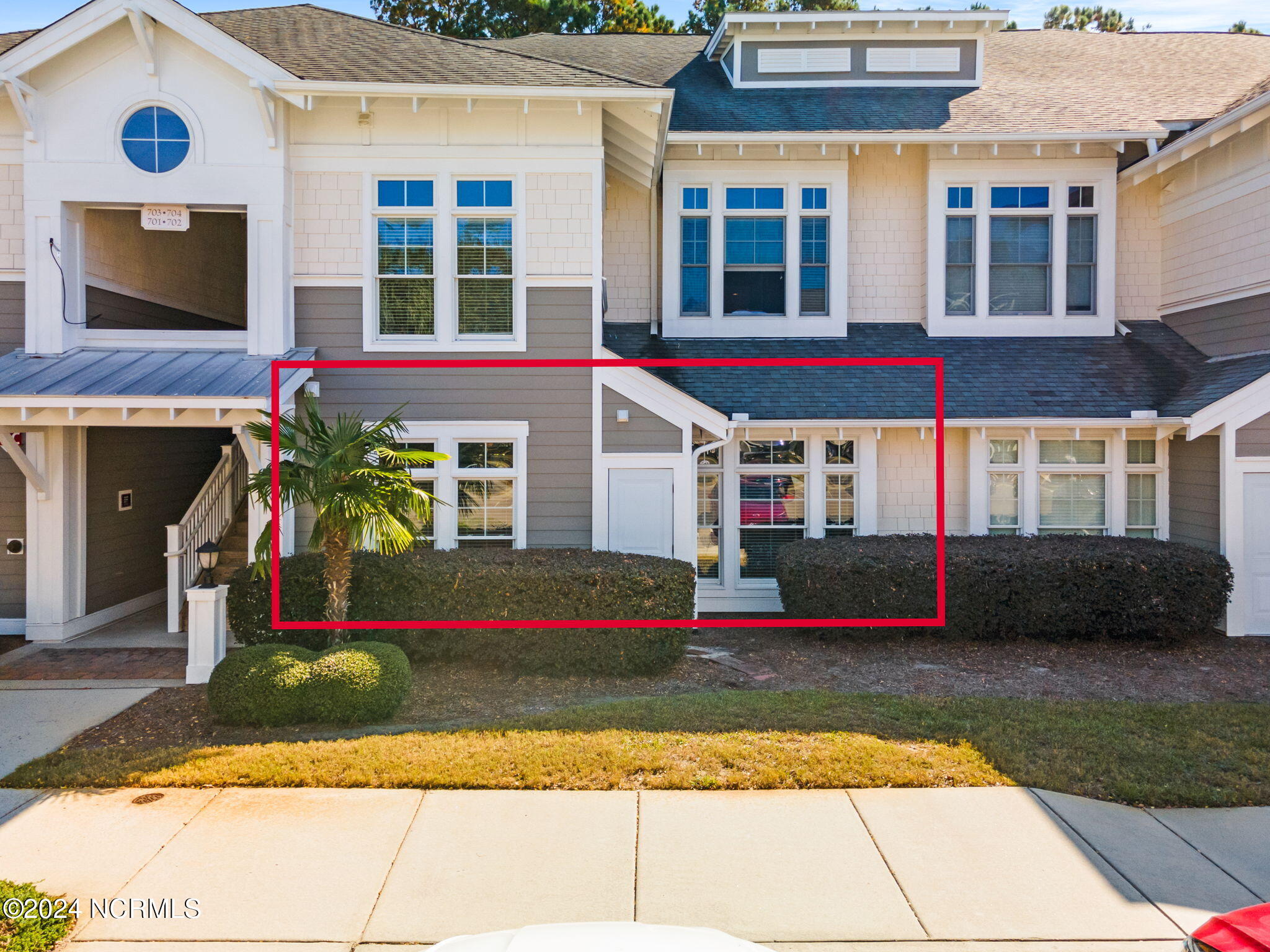 2537 St James Drive, Unit 702