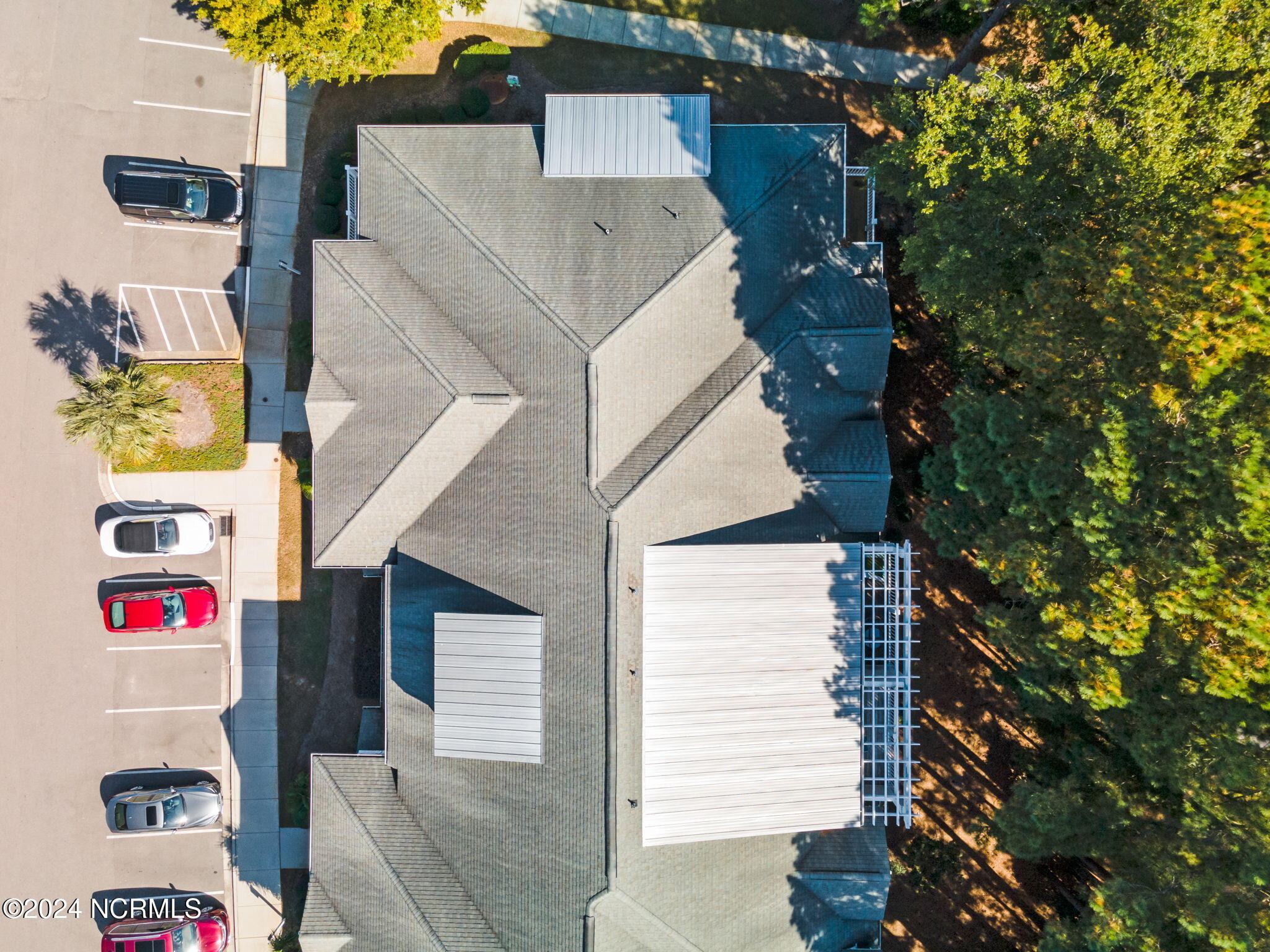 2537 St James Drive, Unit 702