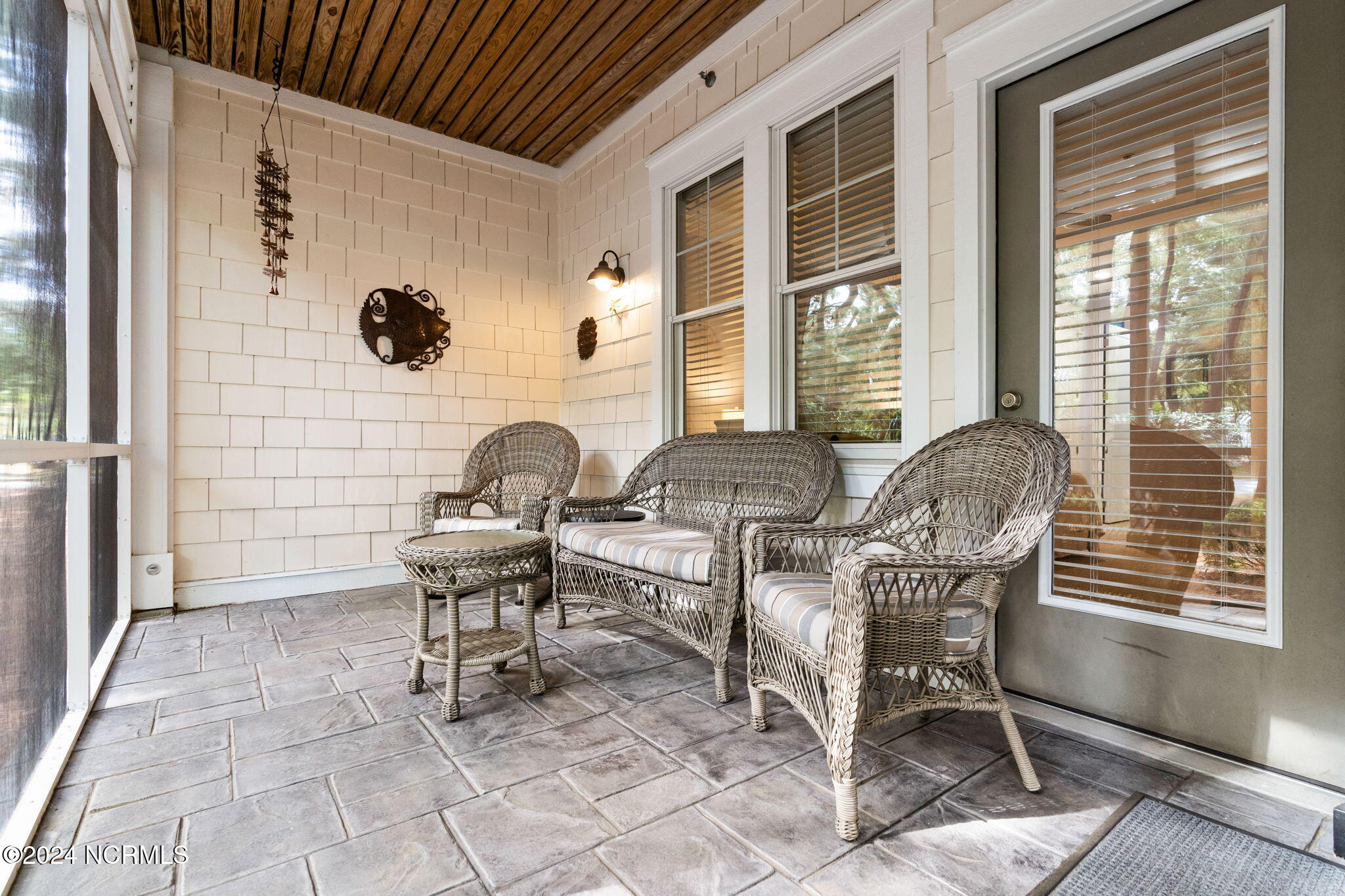 2537 St James Drive, Unit 702