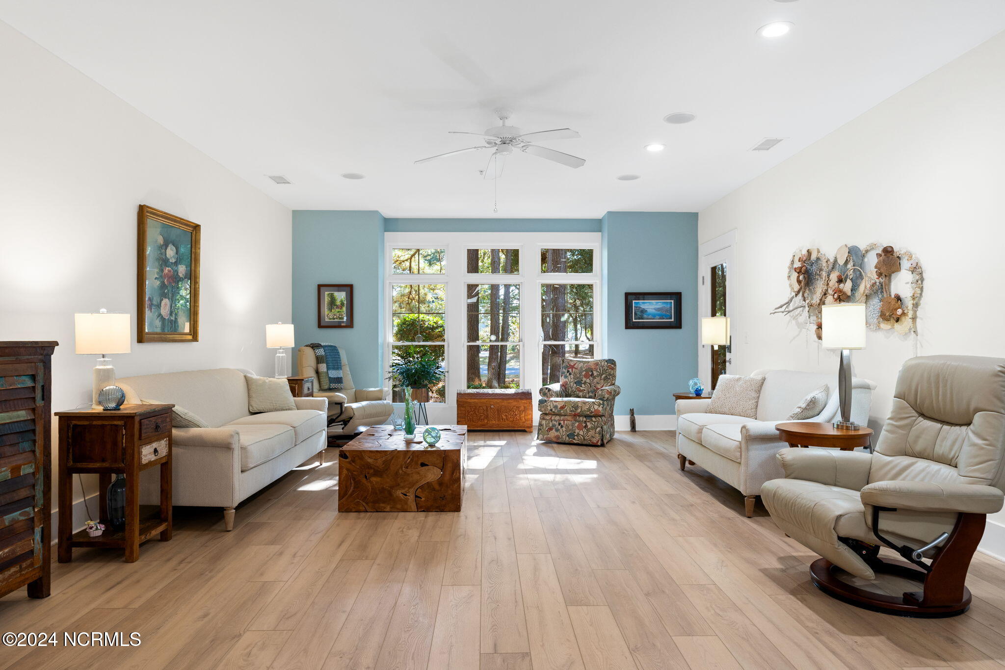 2537 St James Drive, Unit 702