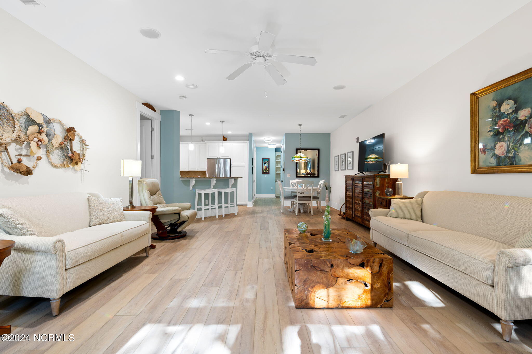 2537 St James Drive, Unit 702