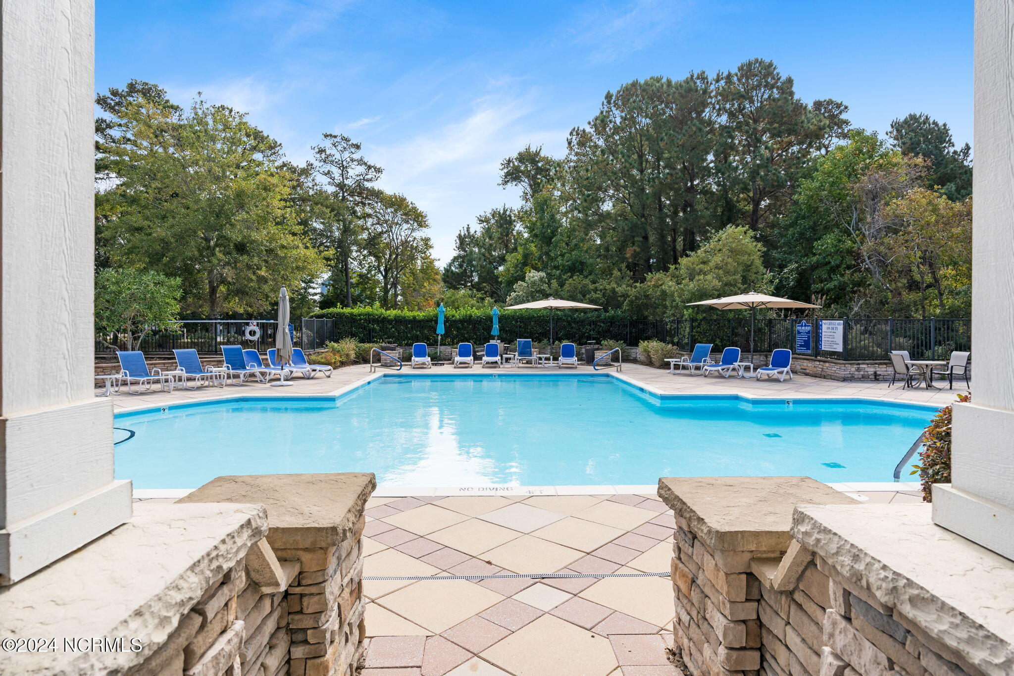 2537 St James Drive, Unit 702