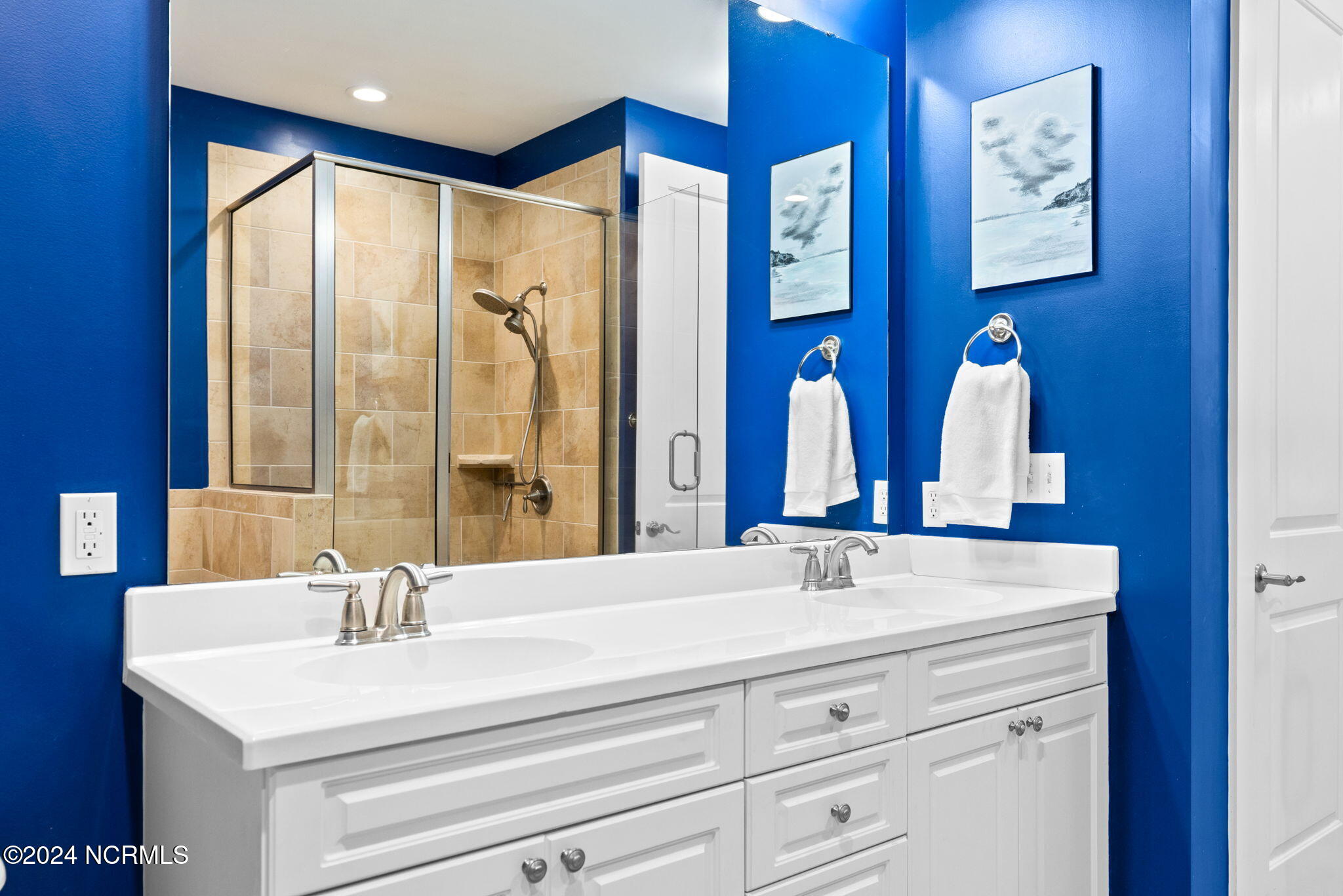 2537 St James Drive, Unit 702