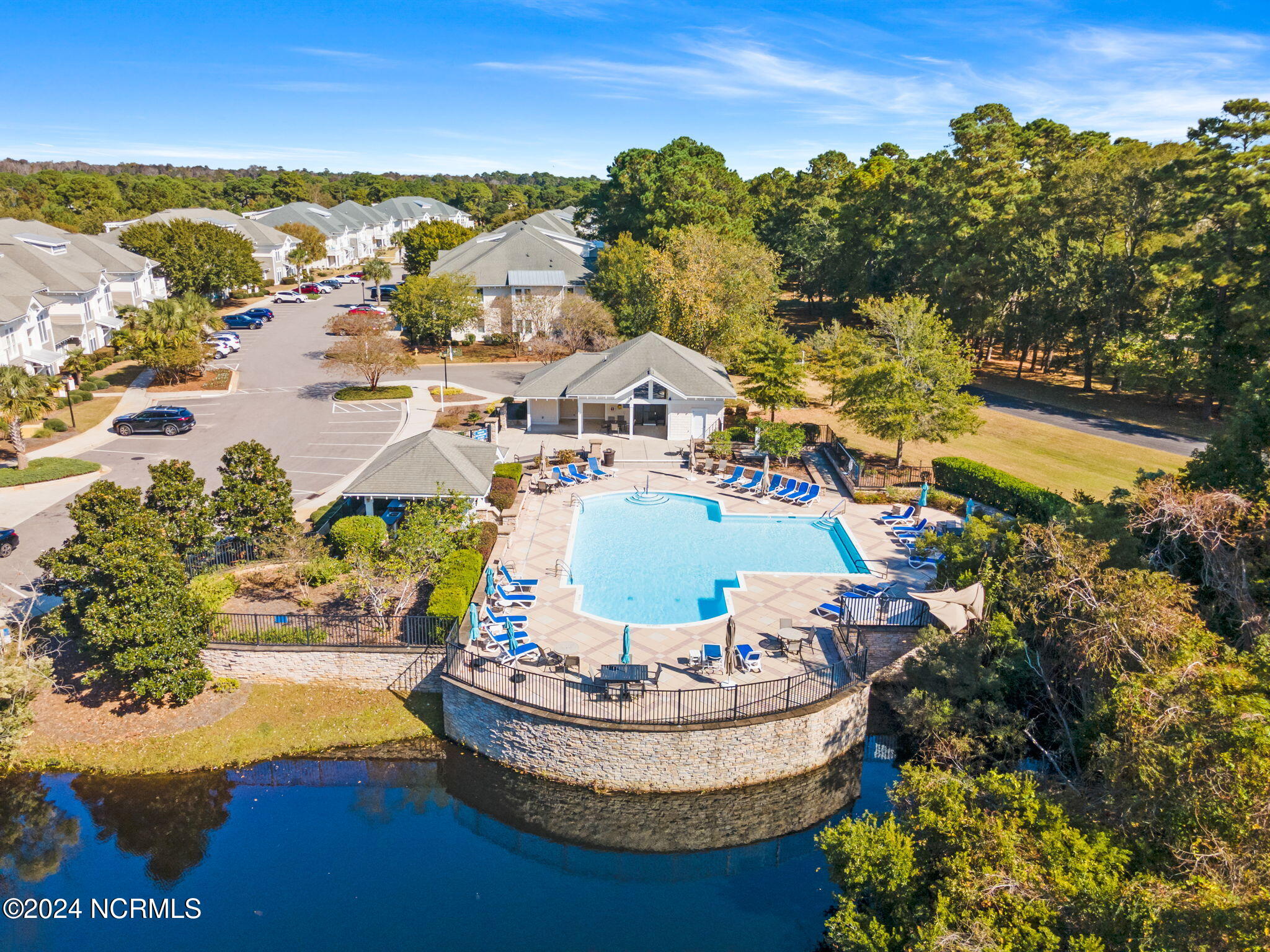 2537 St James Drive, Unit 702