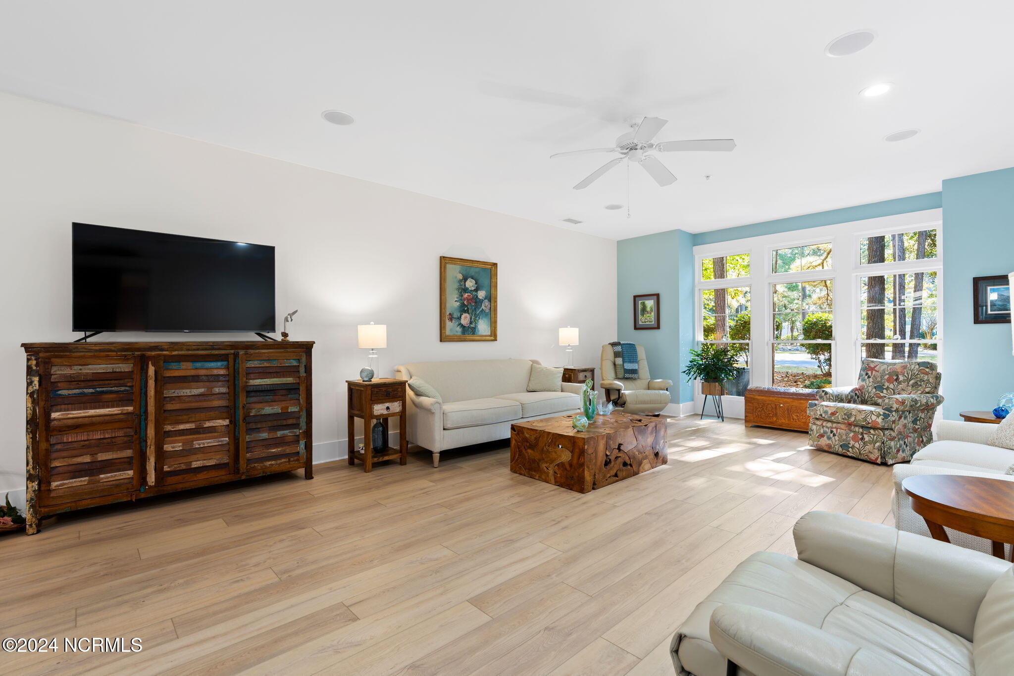 2537 St James Drive, Unit 702