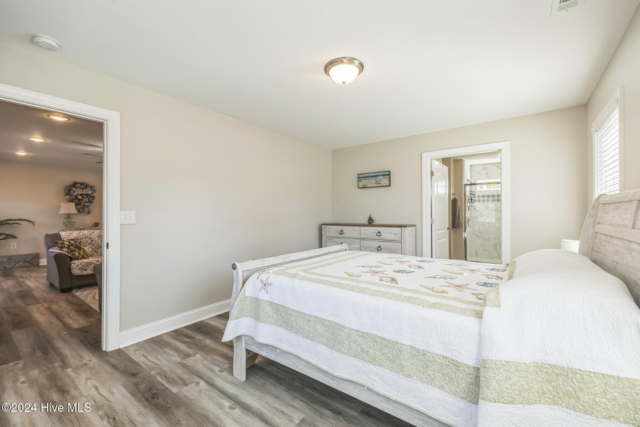 2152 Lakeside Avenue SW