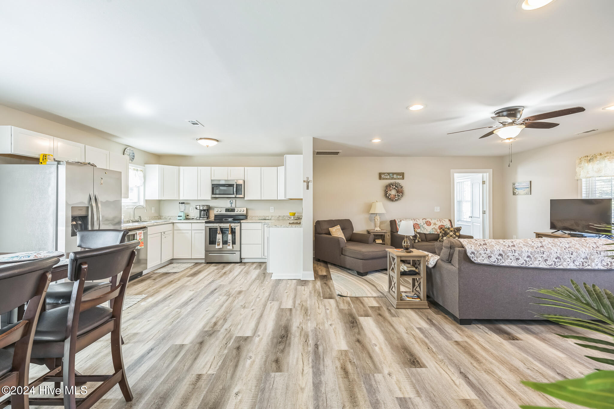 2152 Lakeside Avenue SW