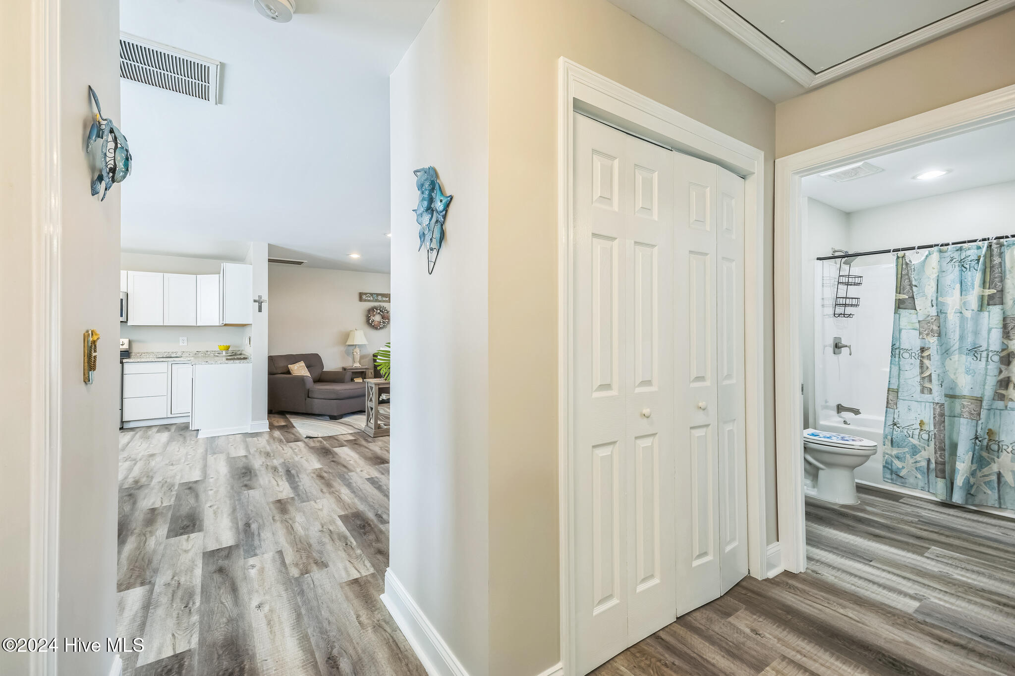 2152 Lakeside Avenue SW