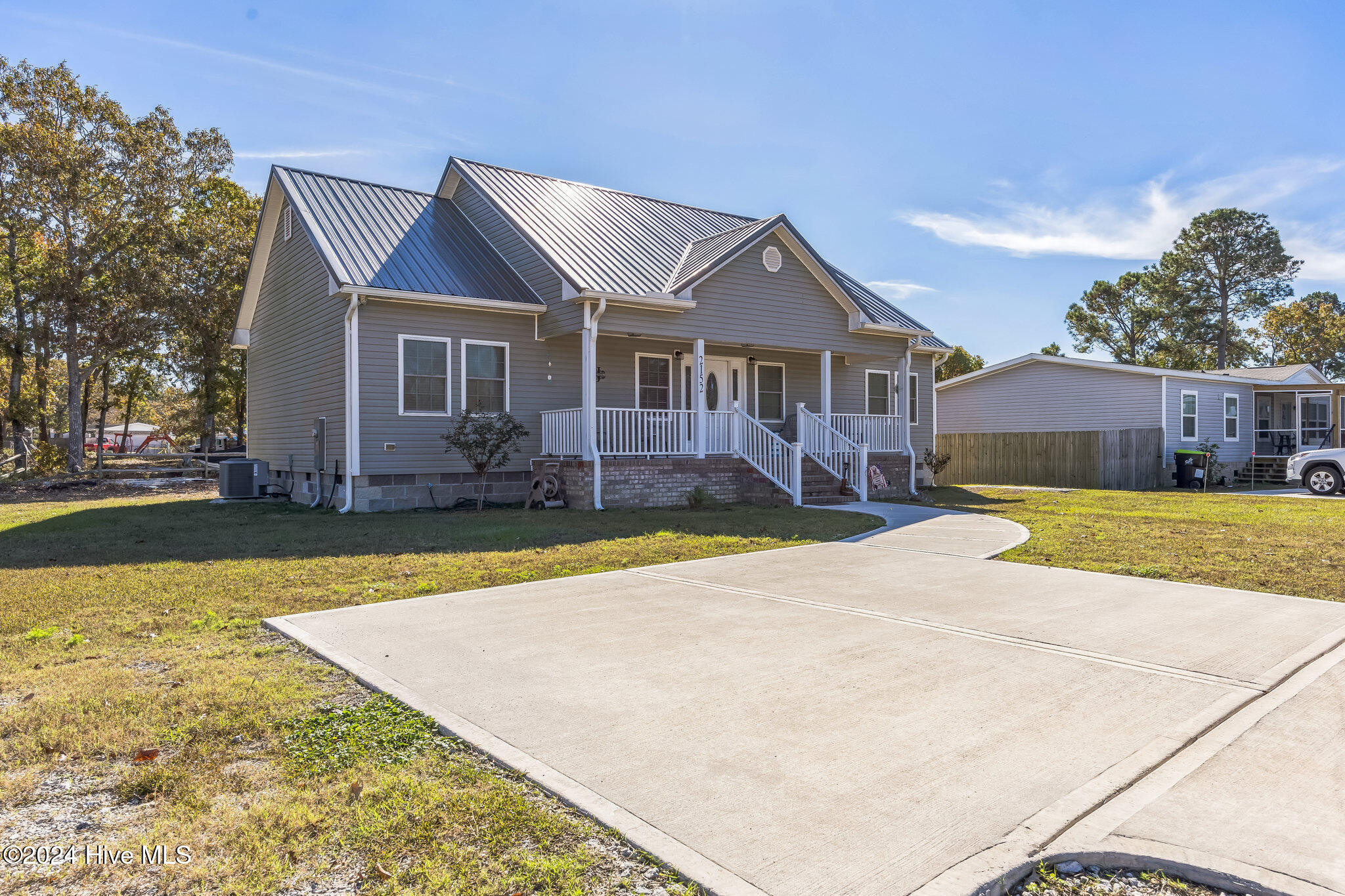 2152 Lakeside Avenue SW