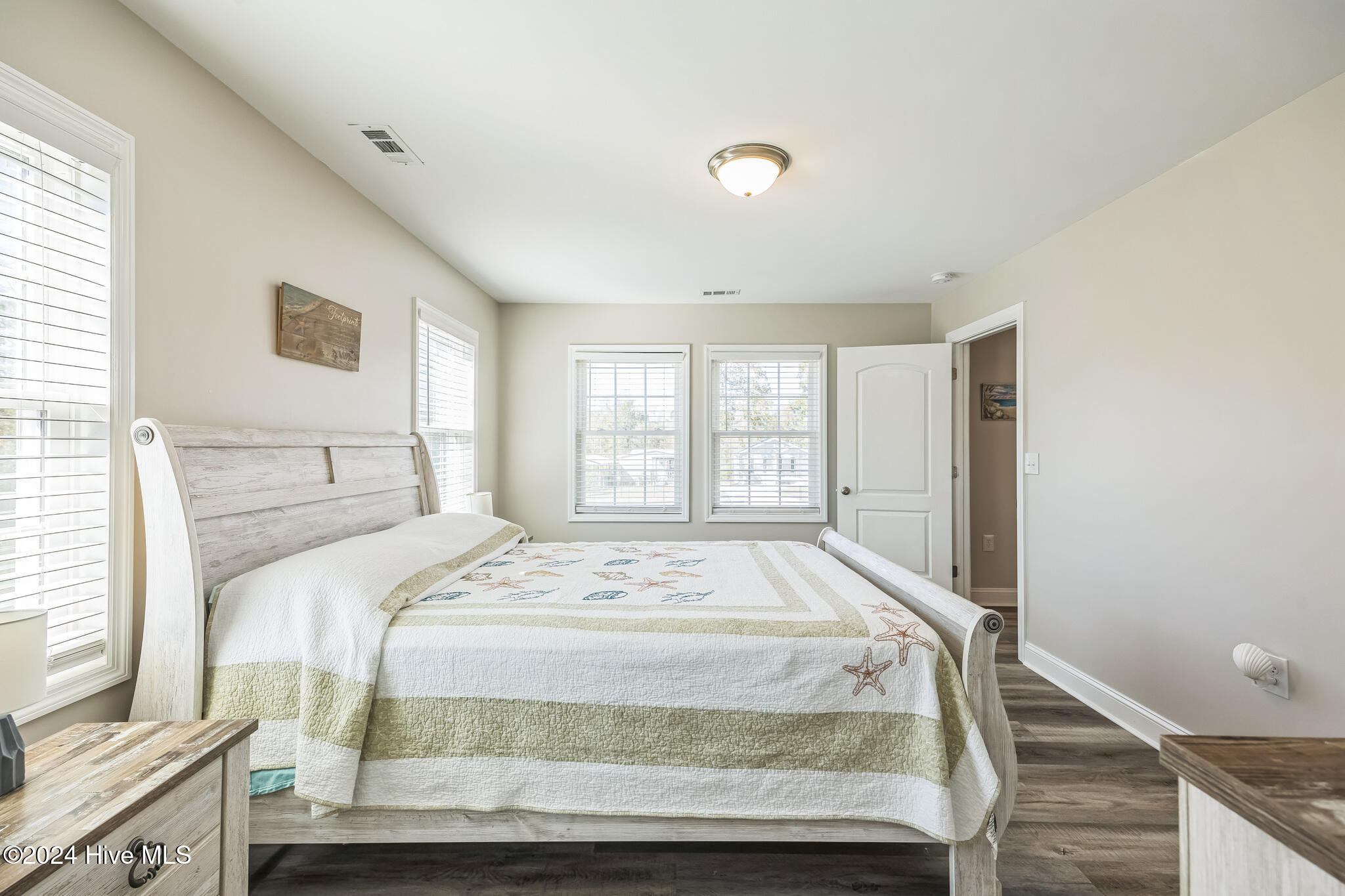 2152 Lakeside Avenue SW