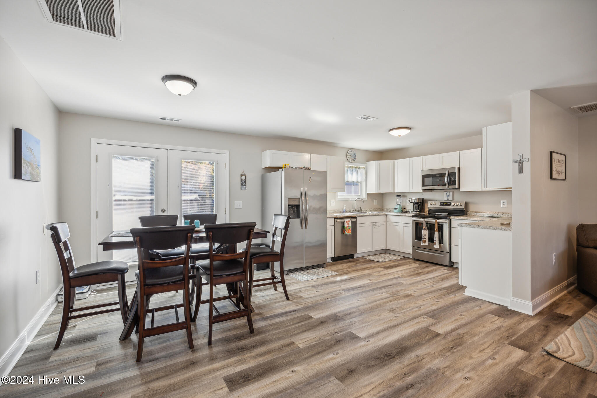 2152 Lakeside Avenue SW