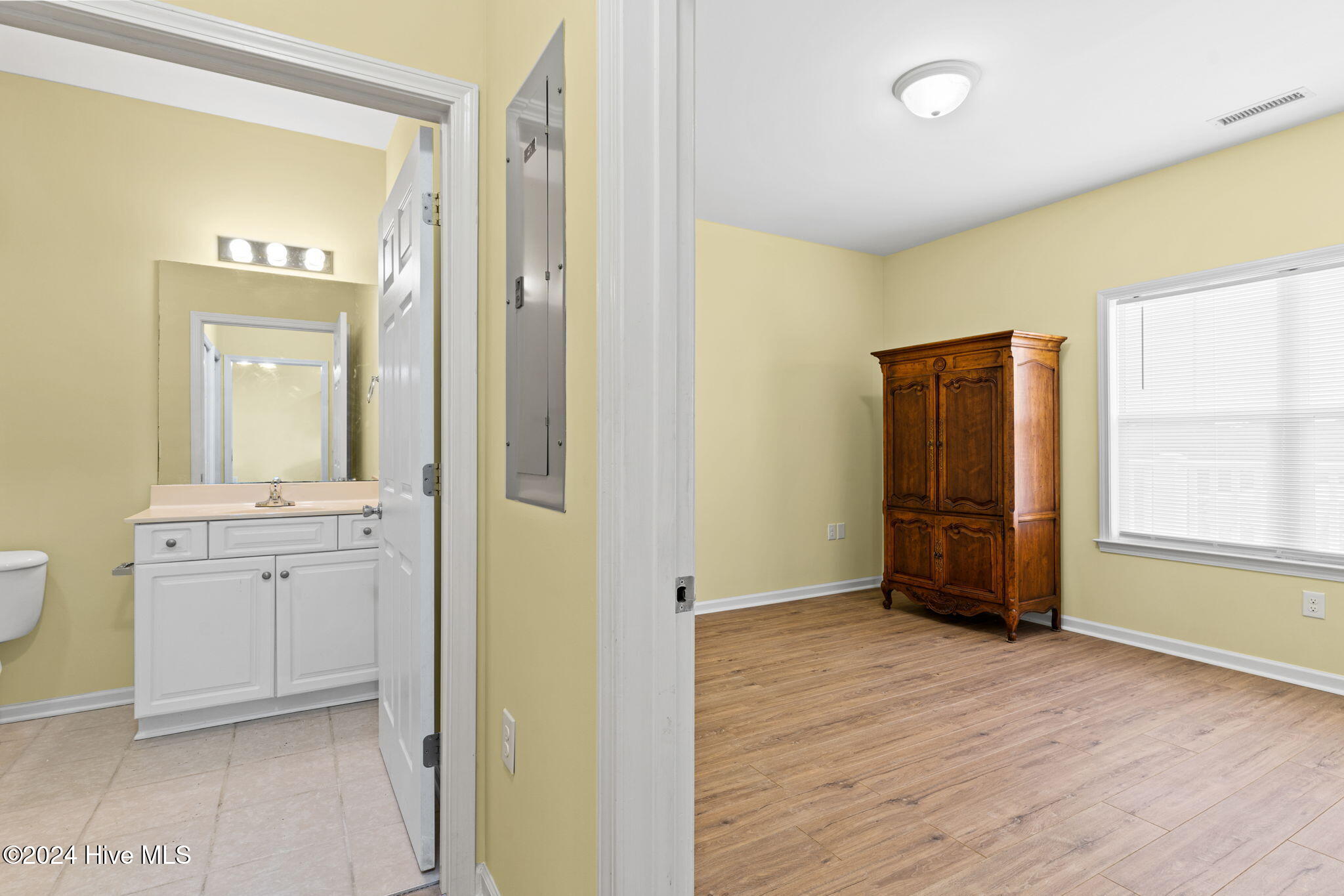 4134 Vanessa Drive SE, Unit 12