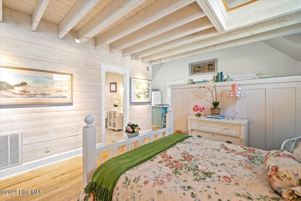 413 N Caswell Avenue