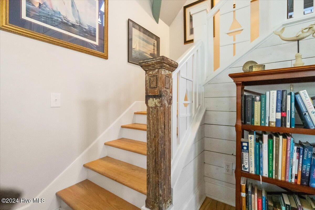 413 N Caswell Avenue