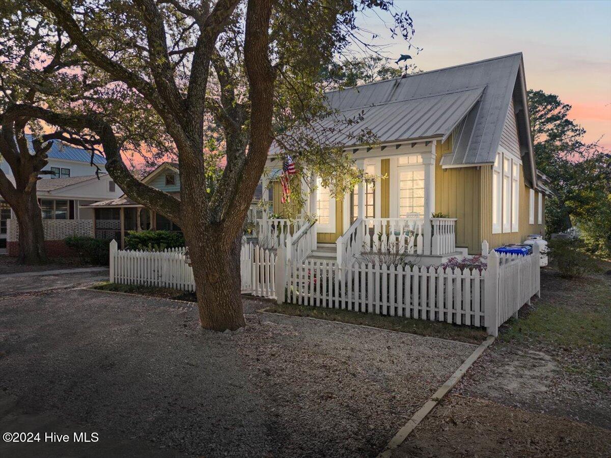 413 N Caswell Avenue