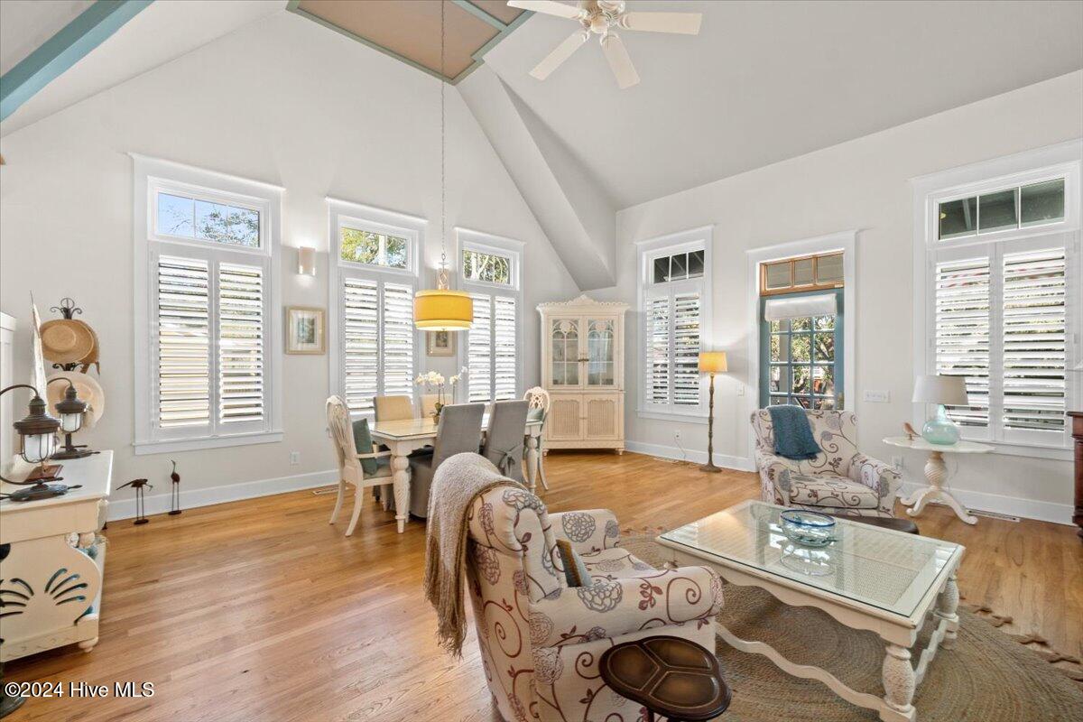 413 N Caswell Avenue